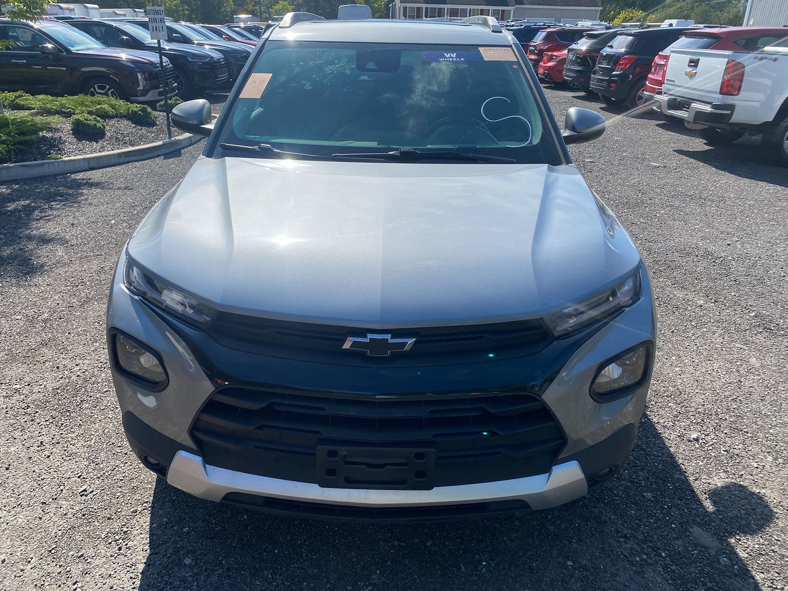 2023 Chevrolet Trailblazer LT photo 2