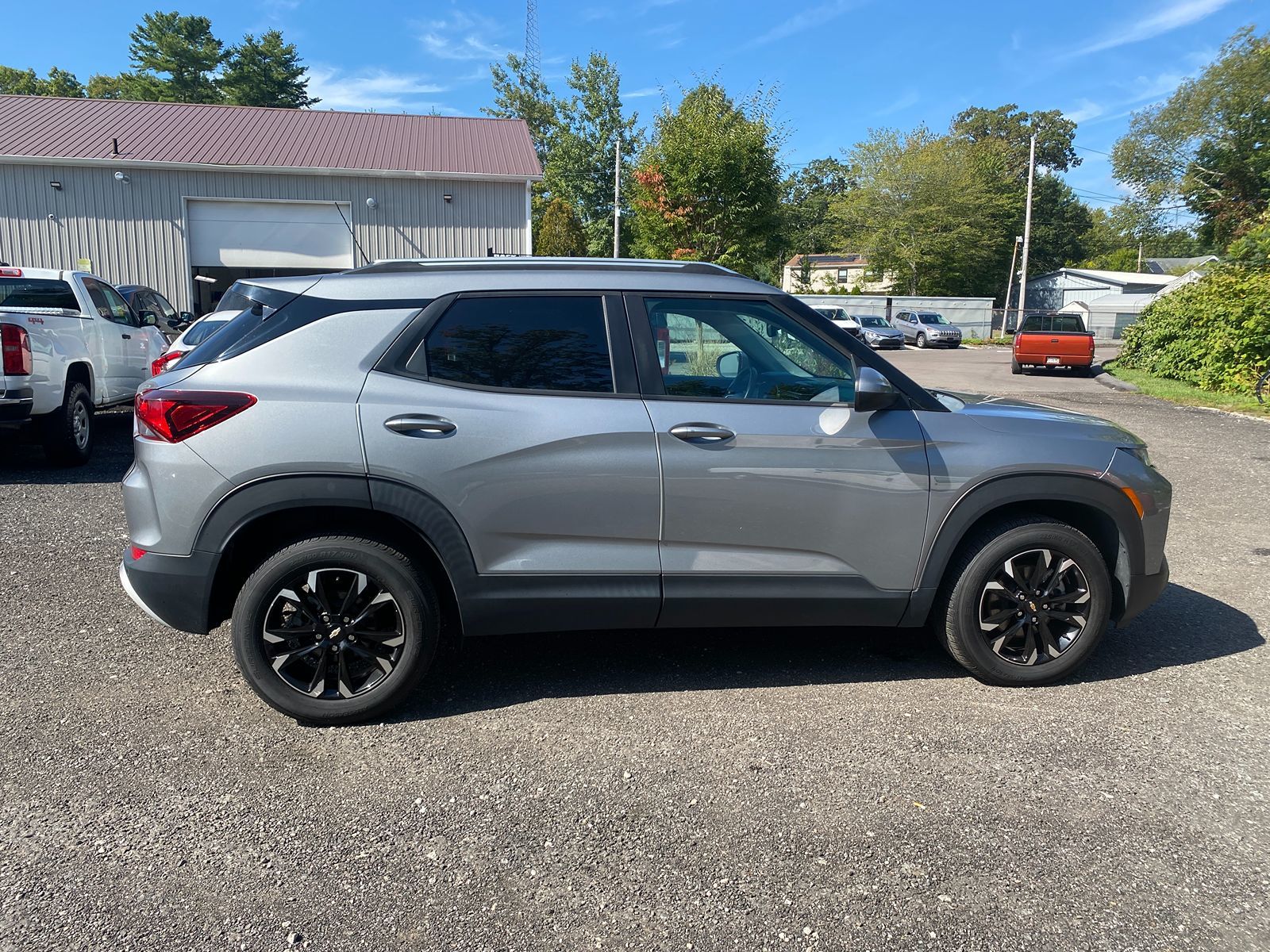 2023 Chevrolet Trailblazer LT photo 3