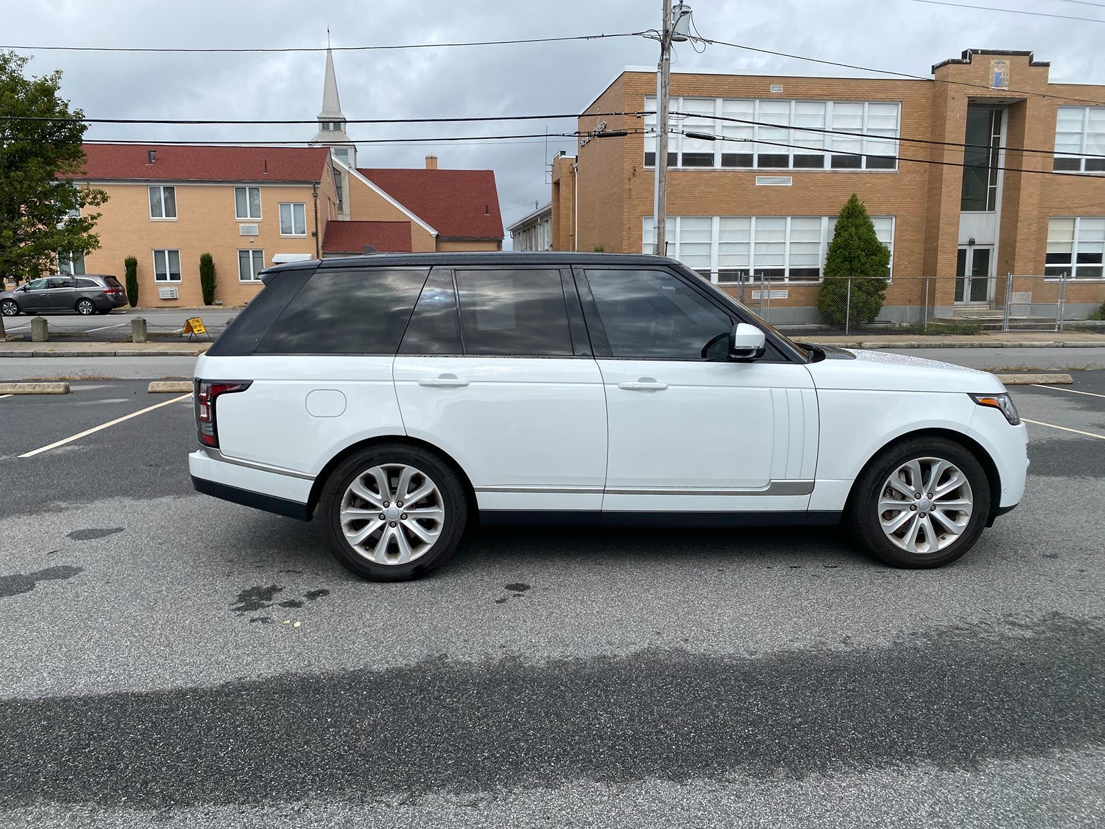 2016 Land Rover Range Rover HSE photo 4