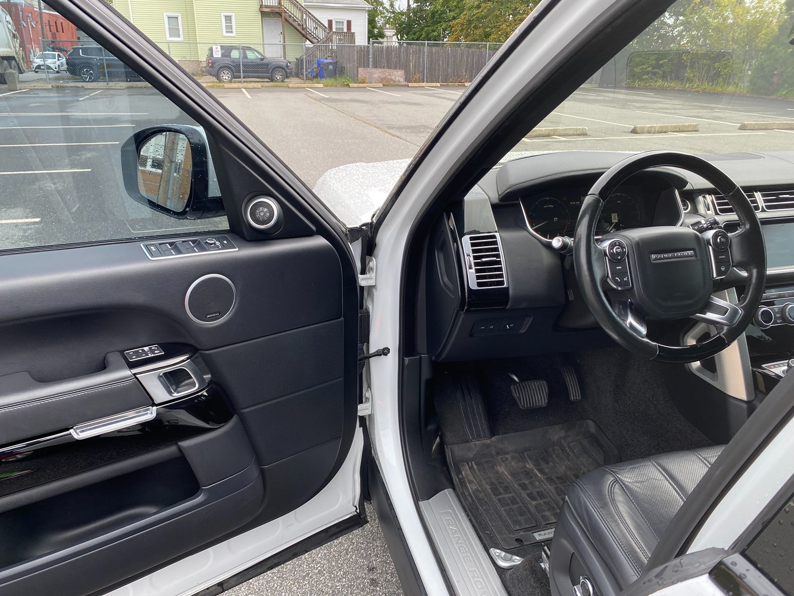 2016 Land Rover Range Rover HSE photo 9