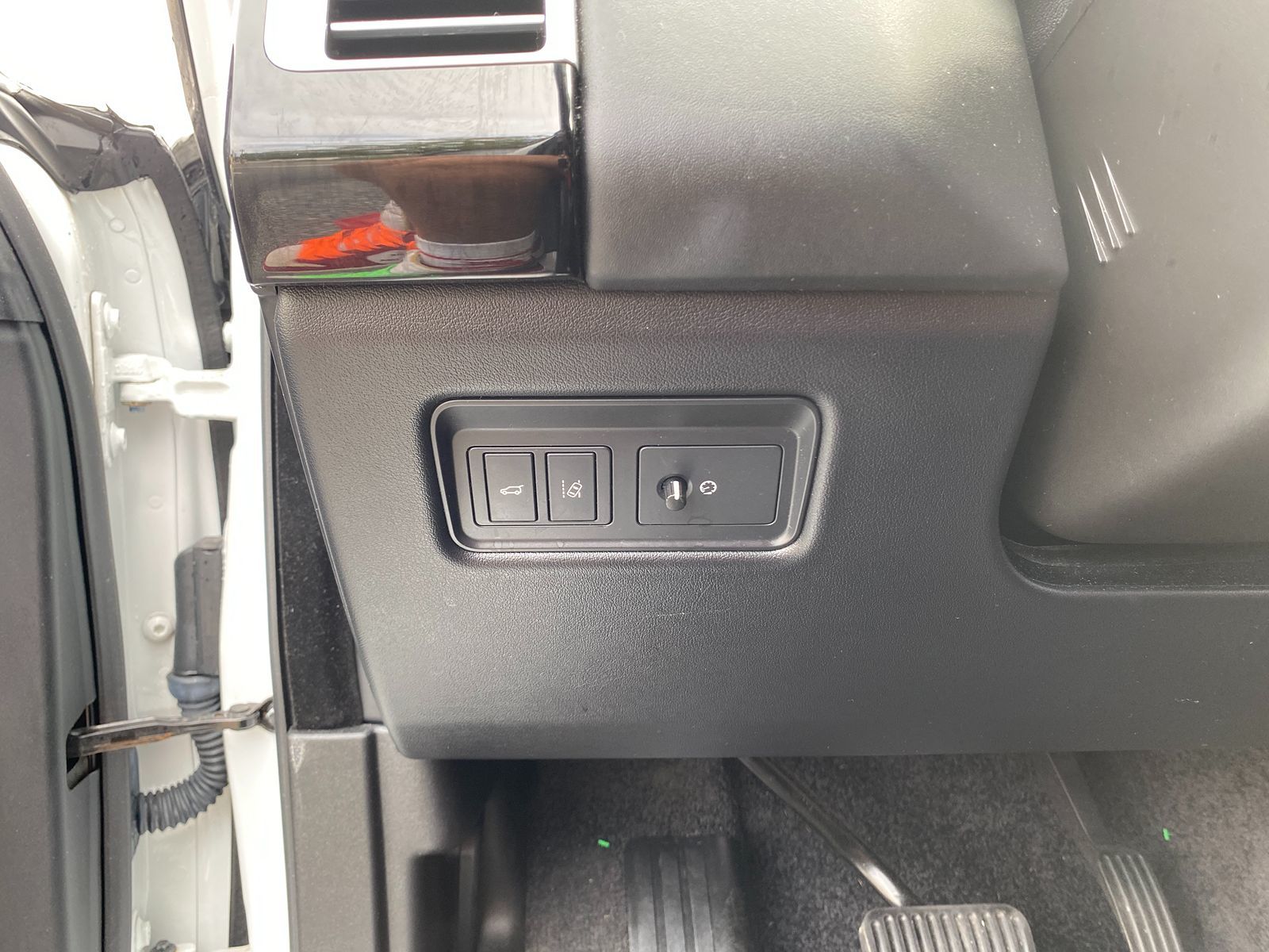 2016 Land Rover Range Rover HSE photo 12