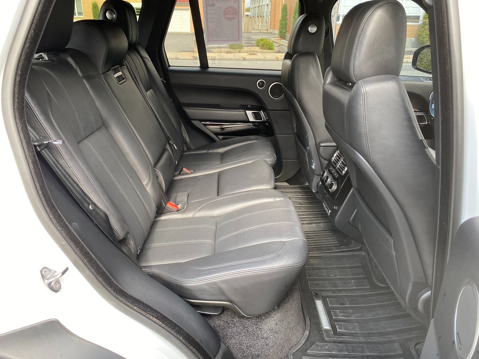 2016 Land Rover Range Rover HSE photo 25