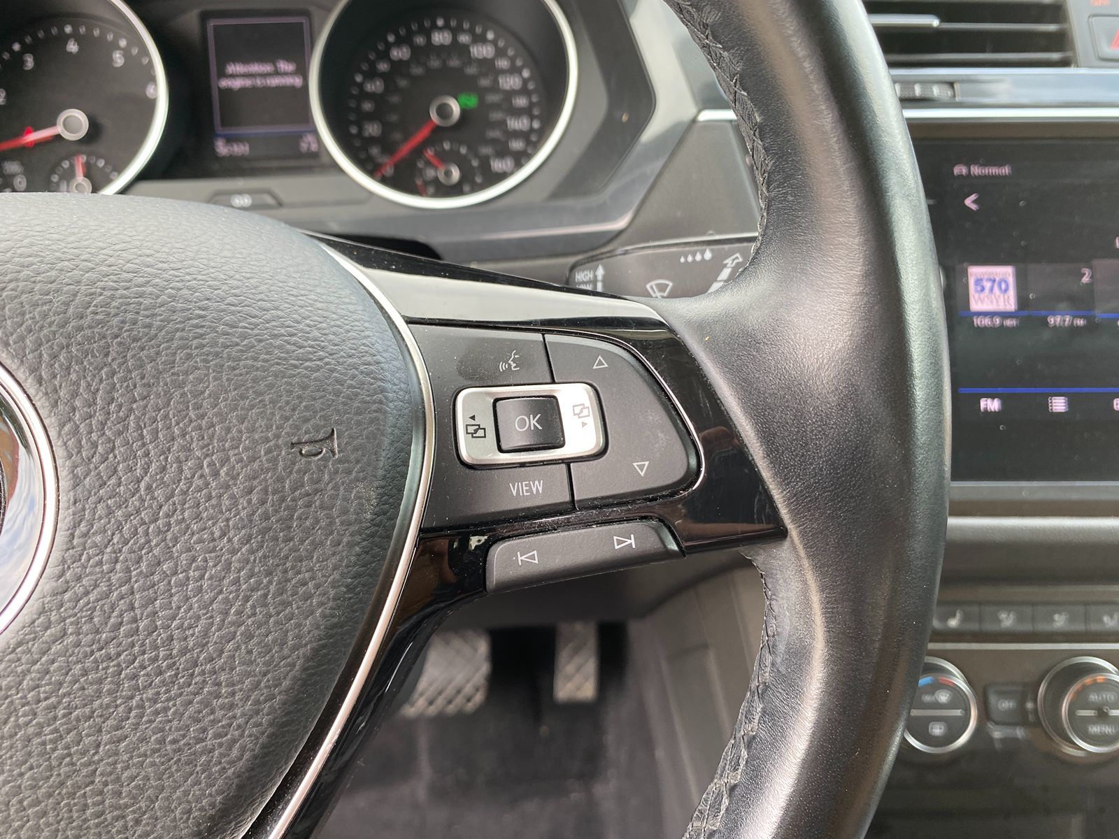 2019 Volkswagen Tiguan SE photo 13
