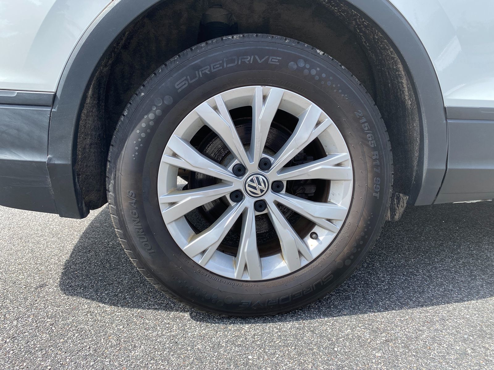 2019 Volkswagen Tiguan SE photo 25