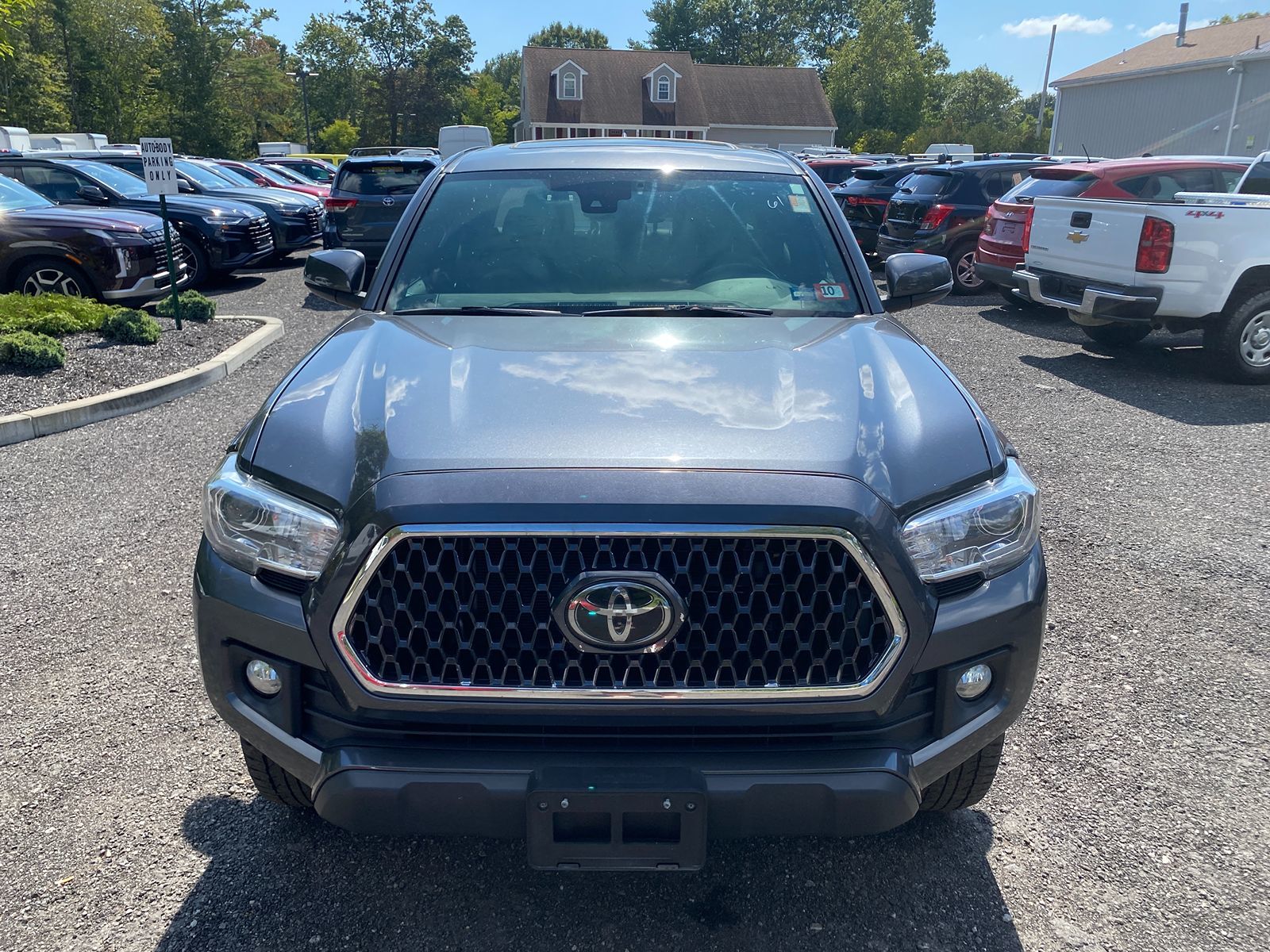2018 Toyota Tacoma SR Double Cab V6 4x4 photo 3