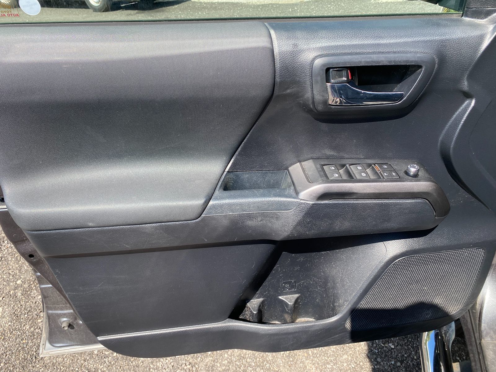 2018 Toyota Tacoma SR Double Cab V6 4x4 photo 10