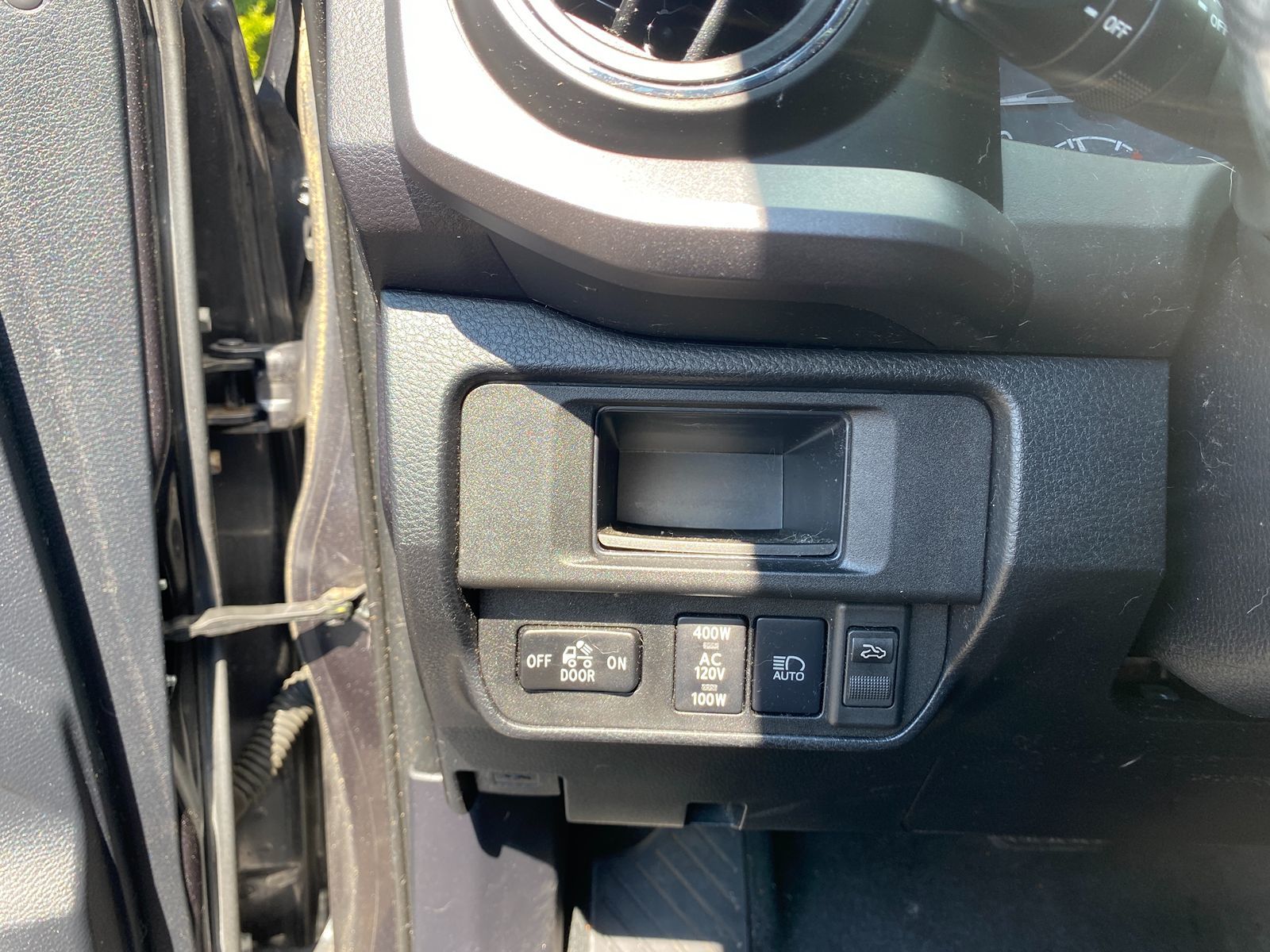 2018 Toyota Tacoma SR Double Cab V6 4x4 photo 12