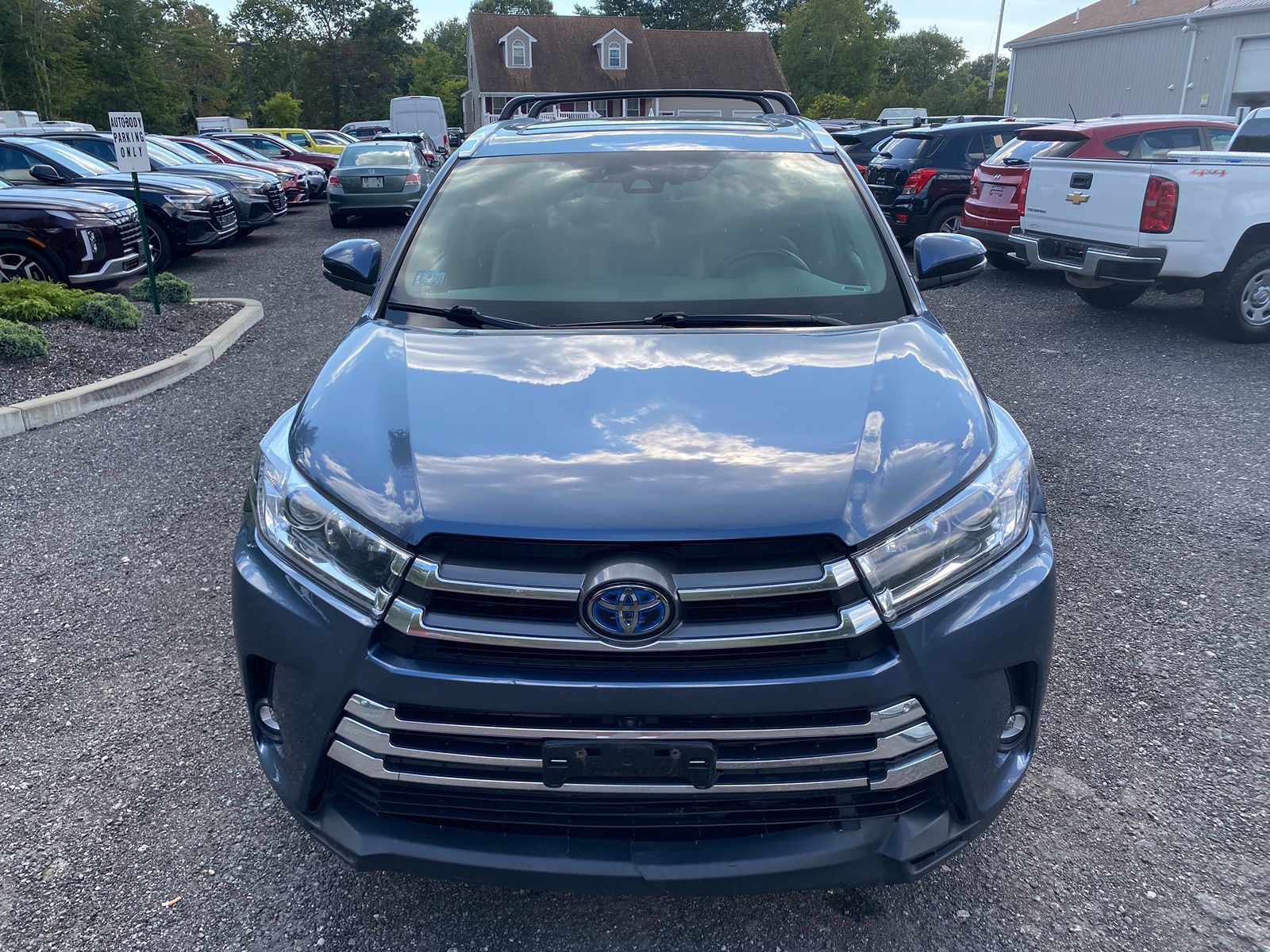 2019 Toyota Highlander Hybrid Limited photo 2