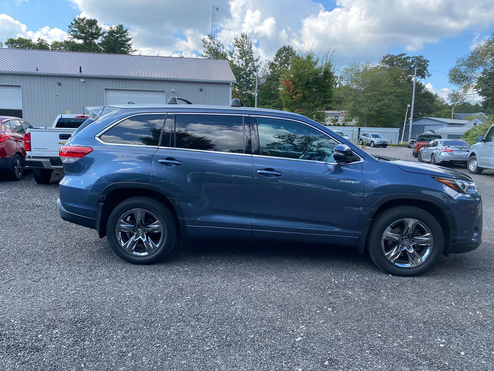 2019 Toyota Highlander Hybrid Limited photo 3