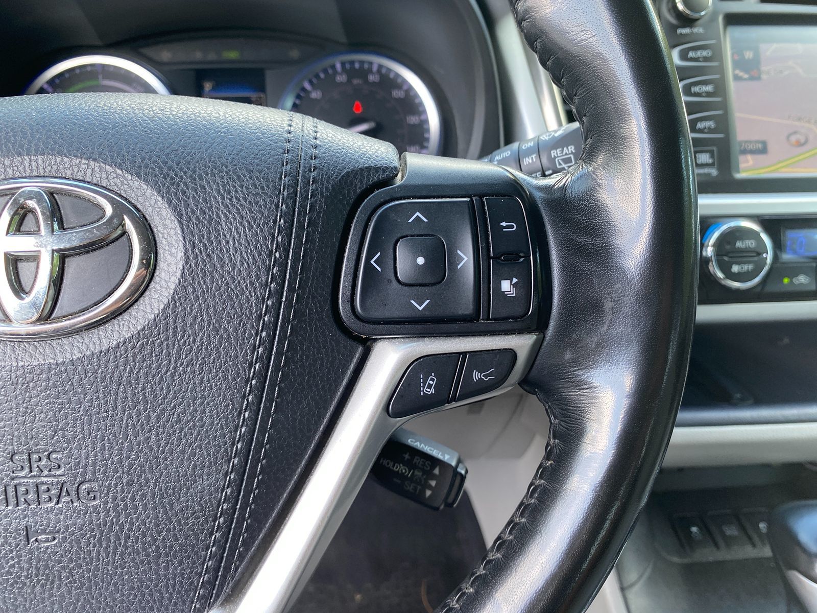 2019 Toyota Highlander Hybrid Limited photo 12