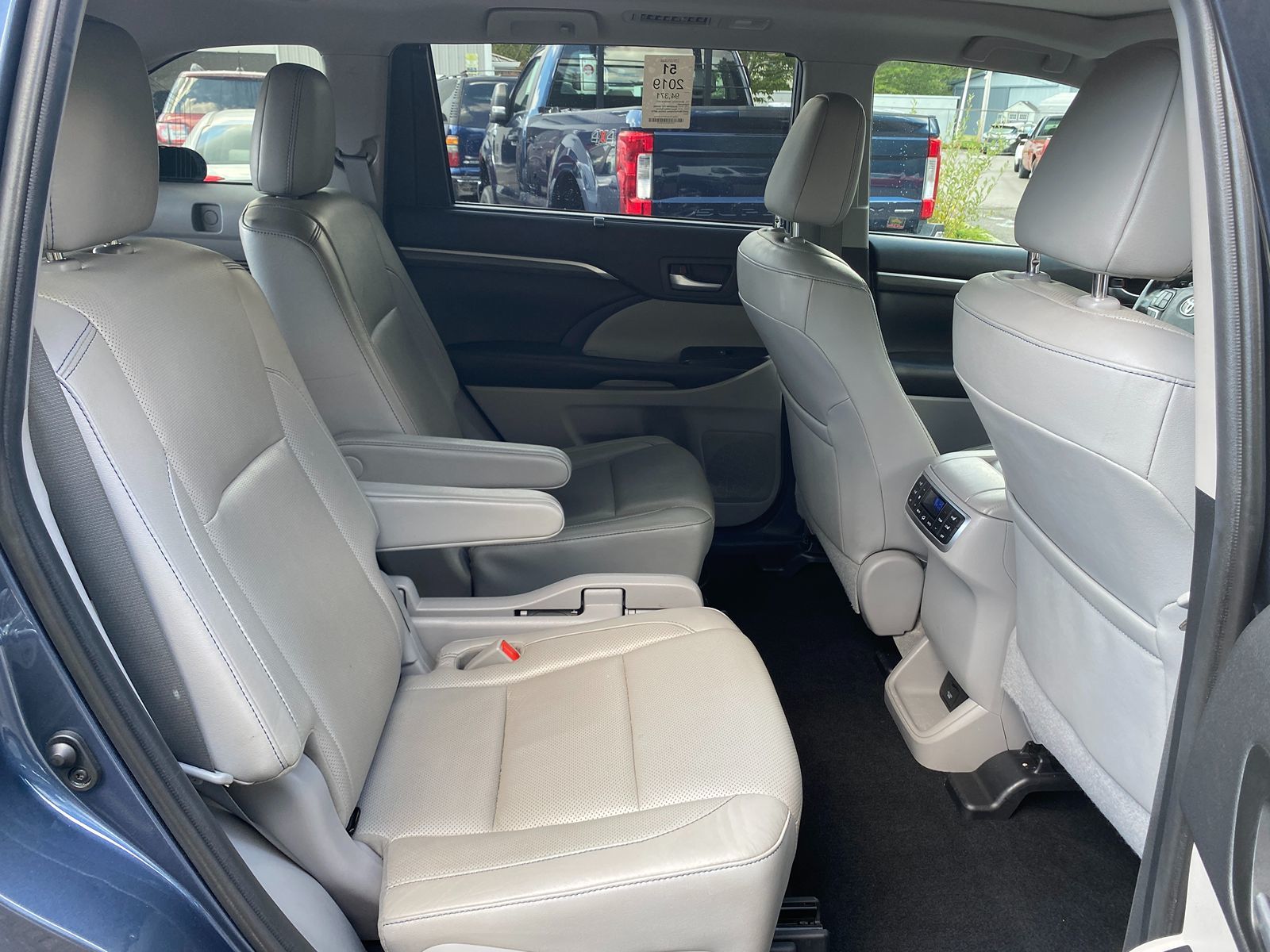 2019 Toyota Highlander Hybrid Limited photo 21