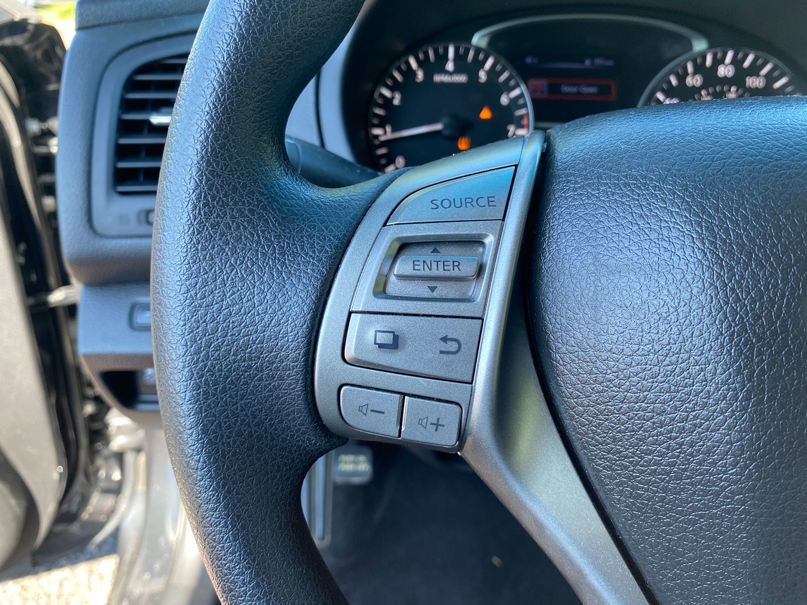 2015 Nissan Altima 2.5 S photo 14