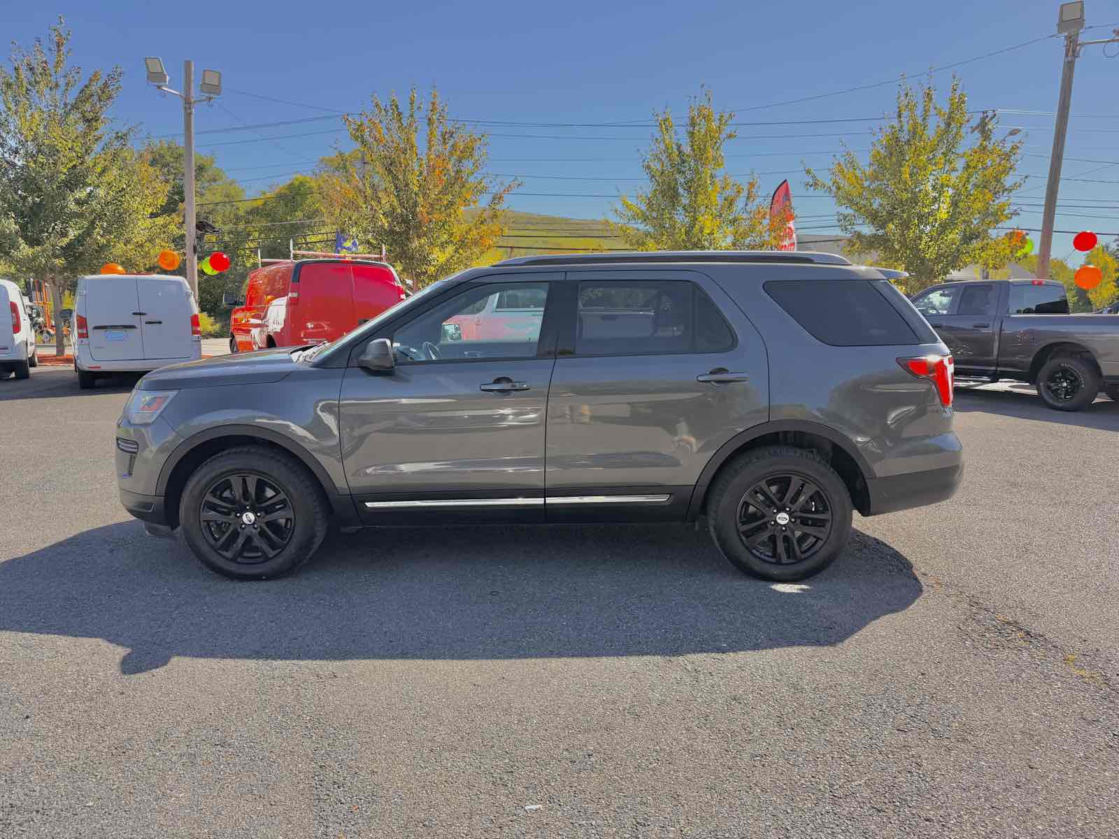 2019 Ford Explorer XLT photo 3