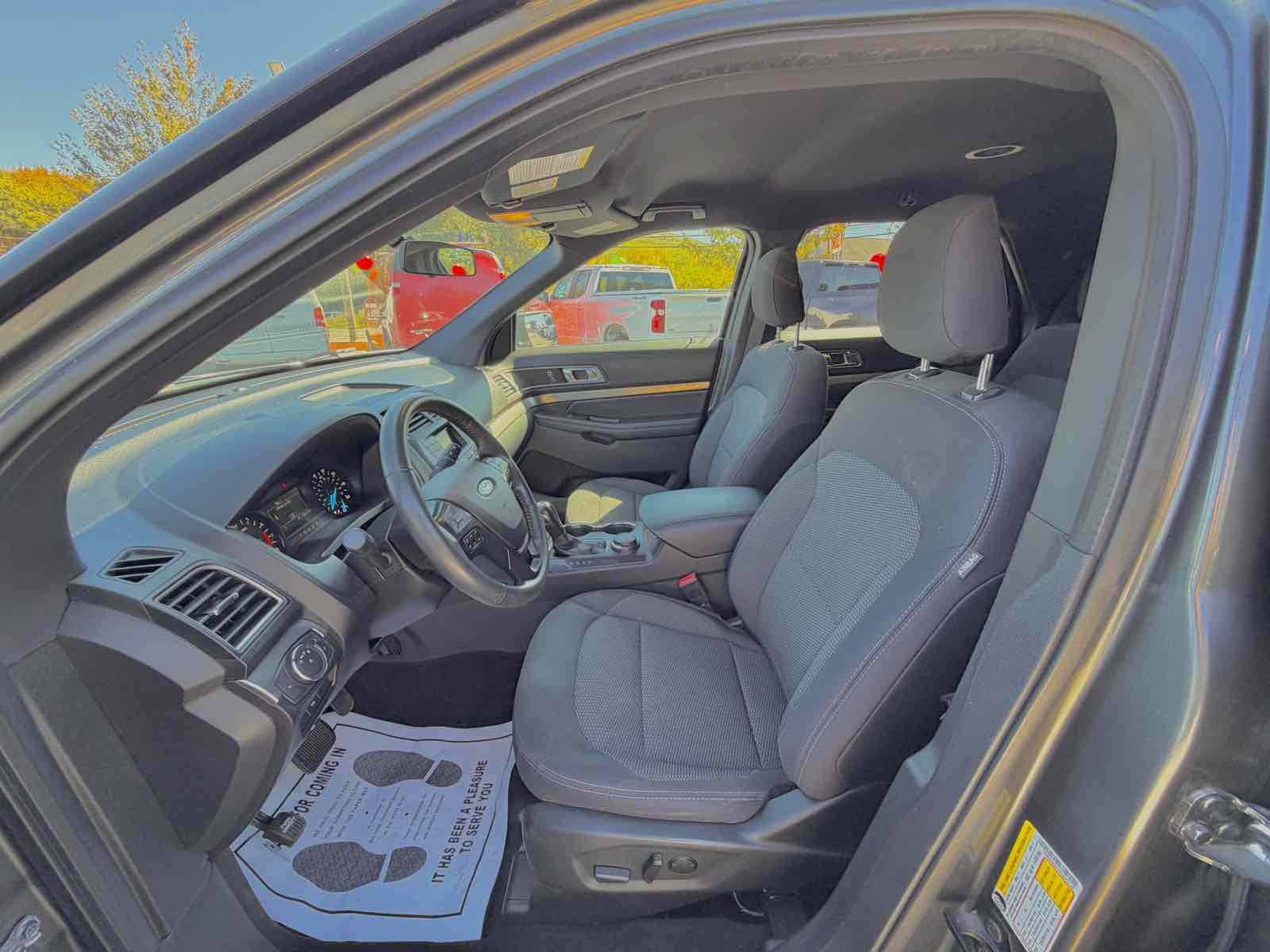 2019 Ford Explorer XLT photo 9