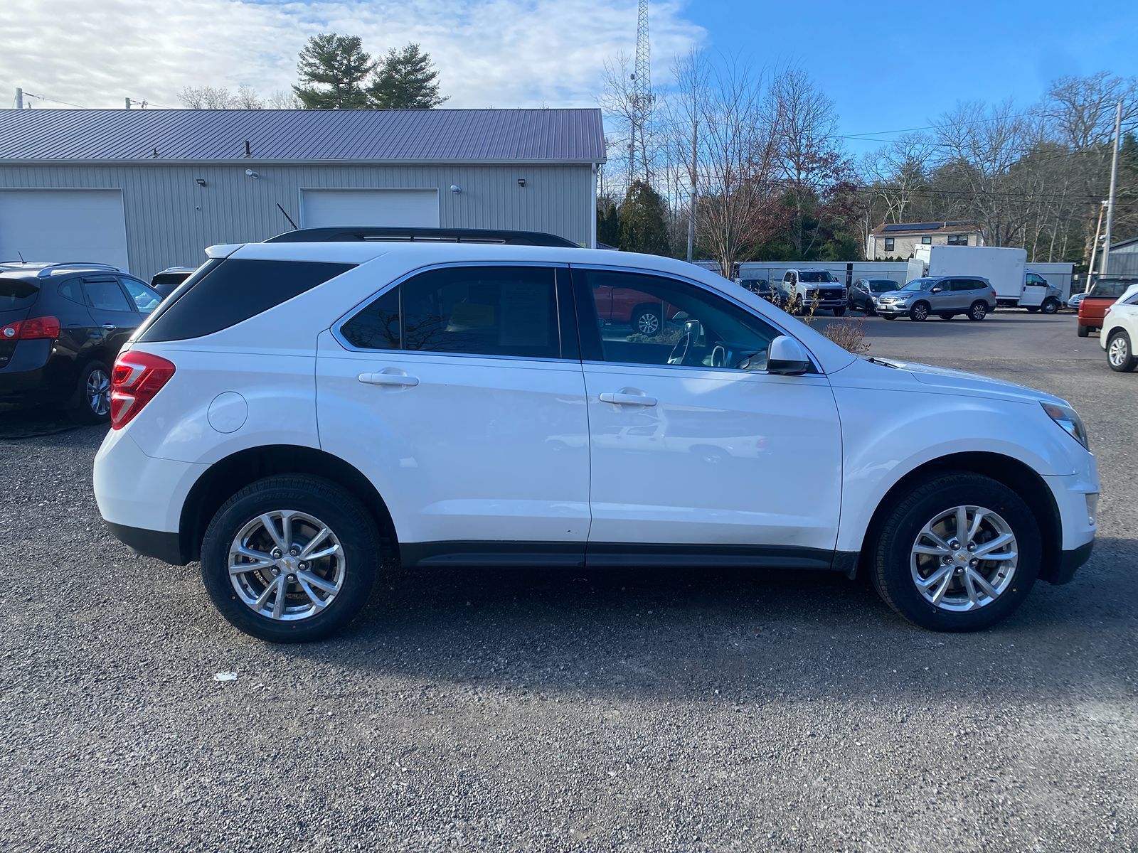 2017 Chevrolet Equinox LT photo 4
