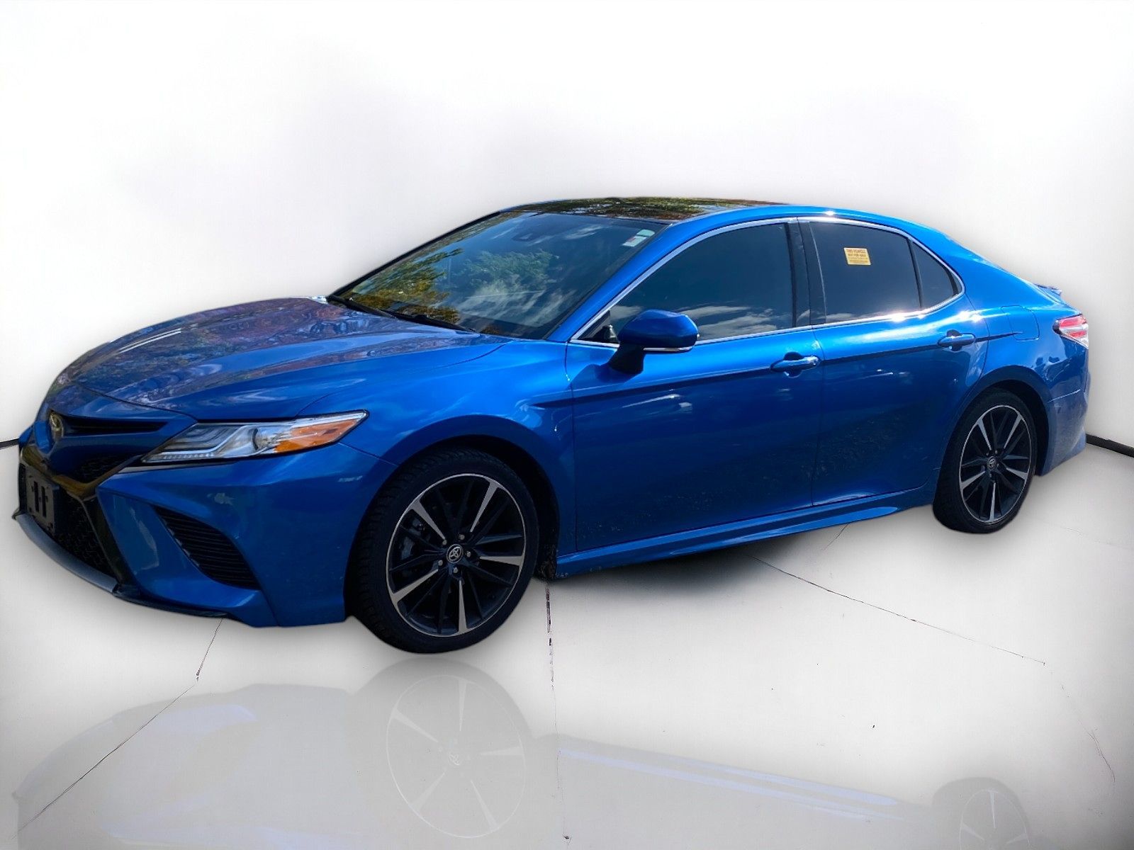 2020 Toyota Camry XSE photo 2