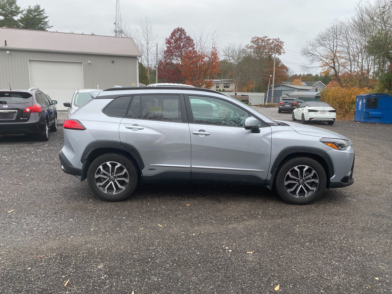 2024 Toyota Corolla Cross Hybrid SE photo 3