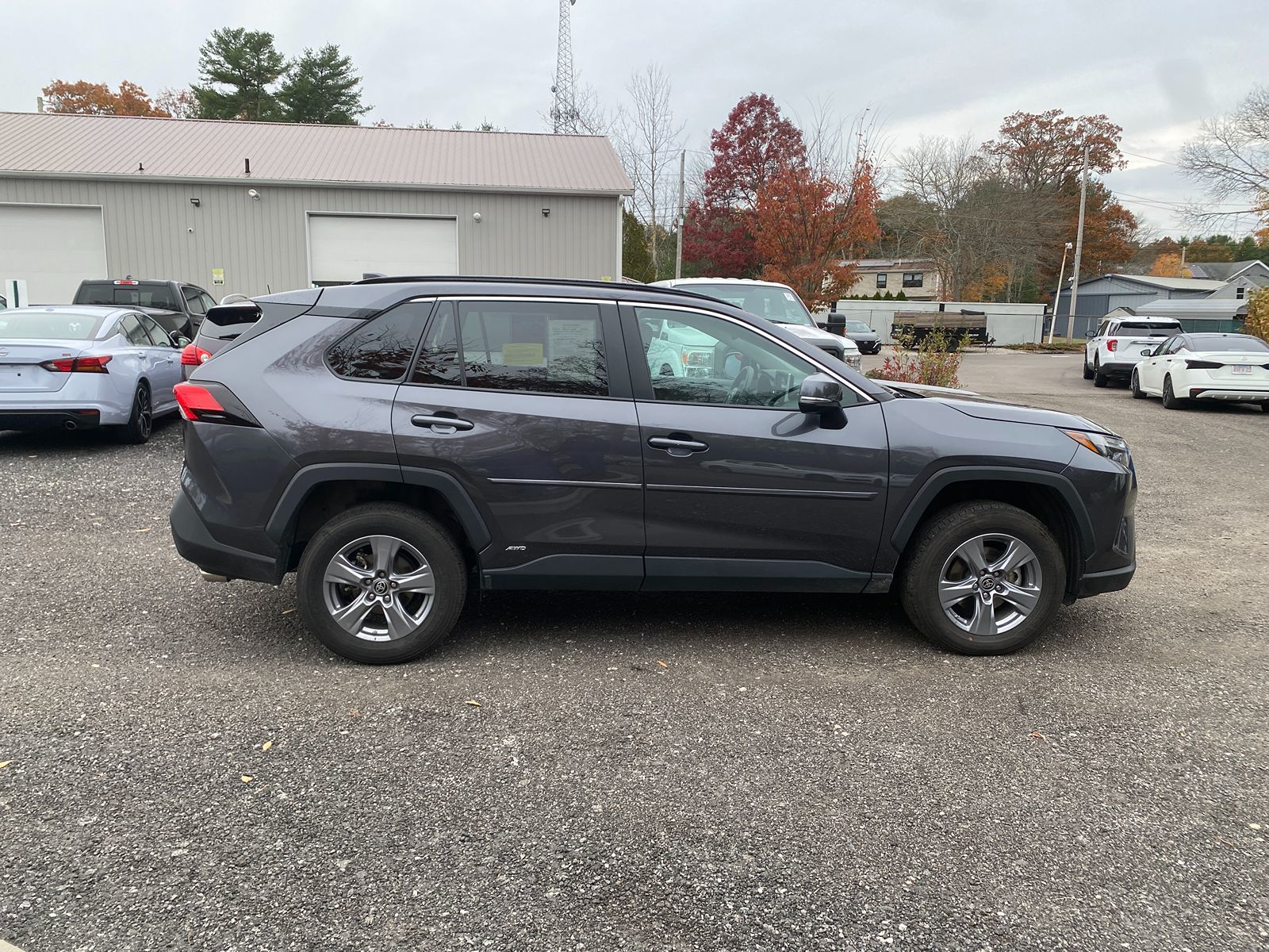 2024 Toyota RAV4 Hybrid LE photo 4