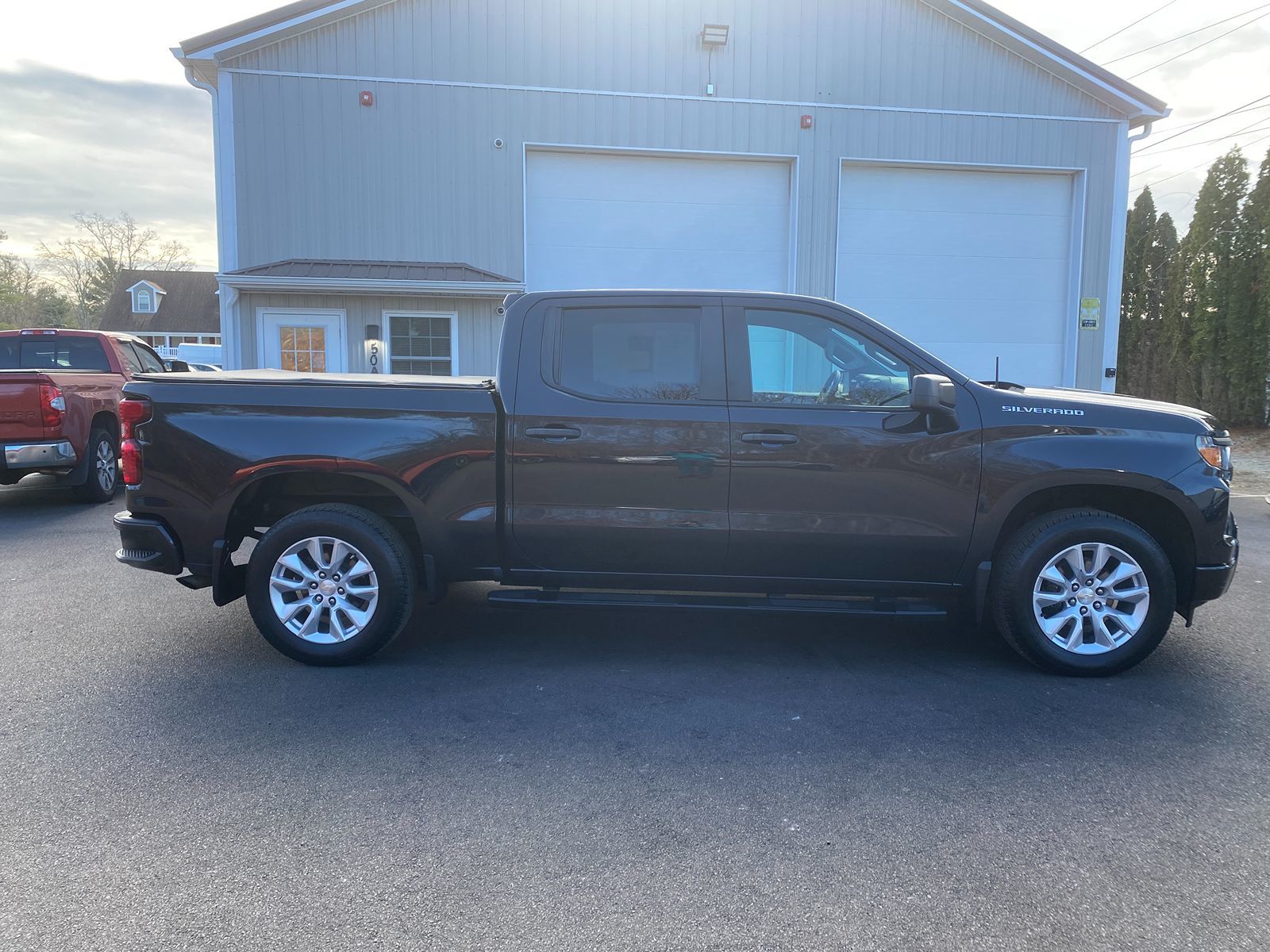 2023 Chevrolet Silverado 1500 Custom photo 4