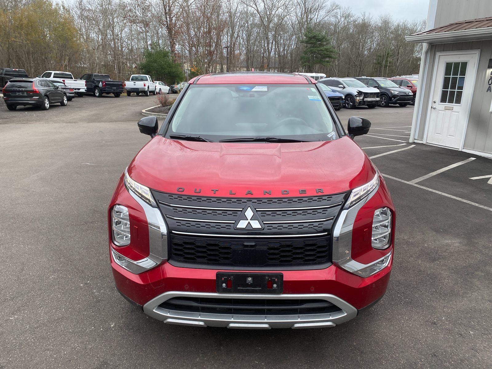 2023 Mitsubishi Outlander PHEV SE photo 3