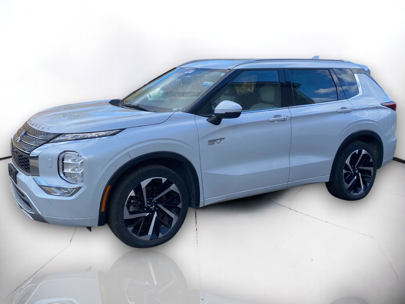 2023 Mitsubishi Outlander PHEV SEL photo 2