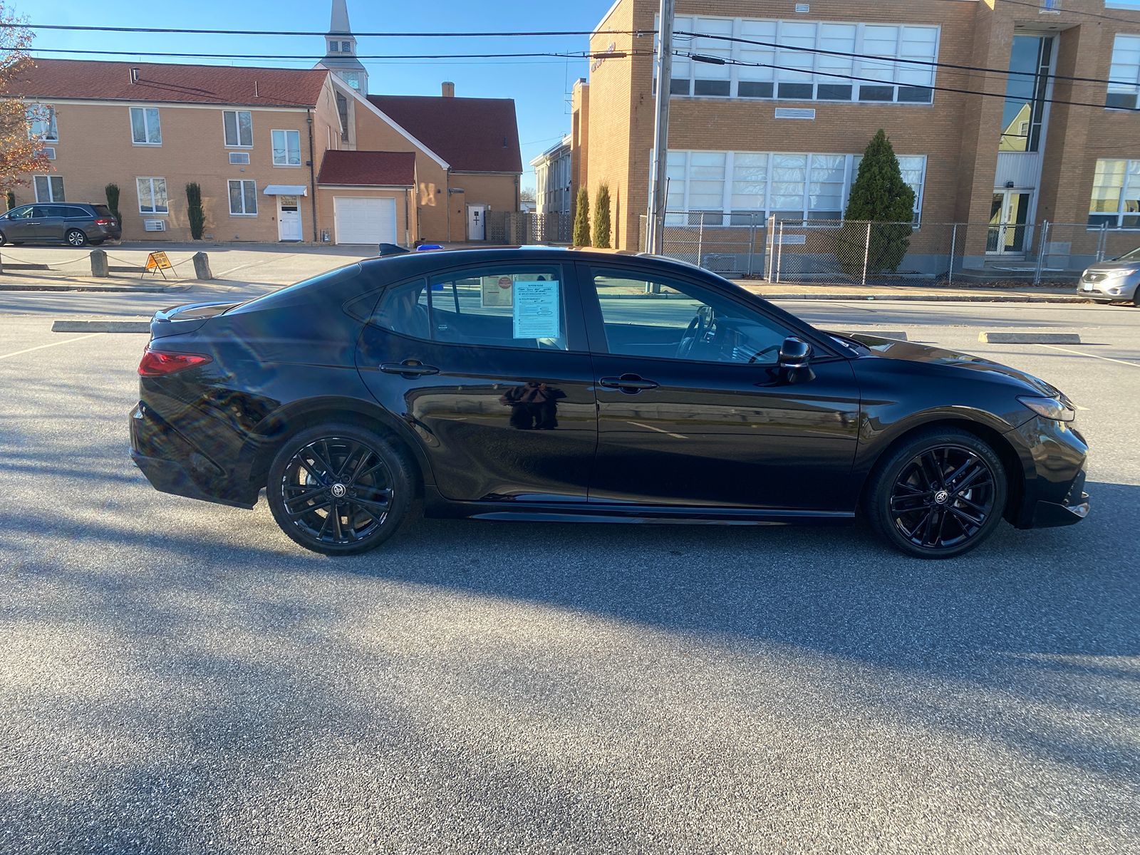 2025 Toyota Camry SE photo 4