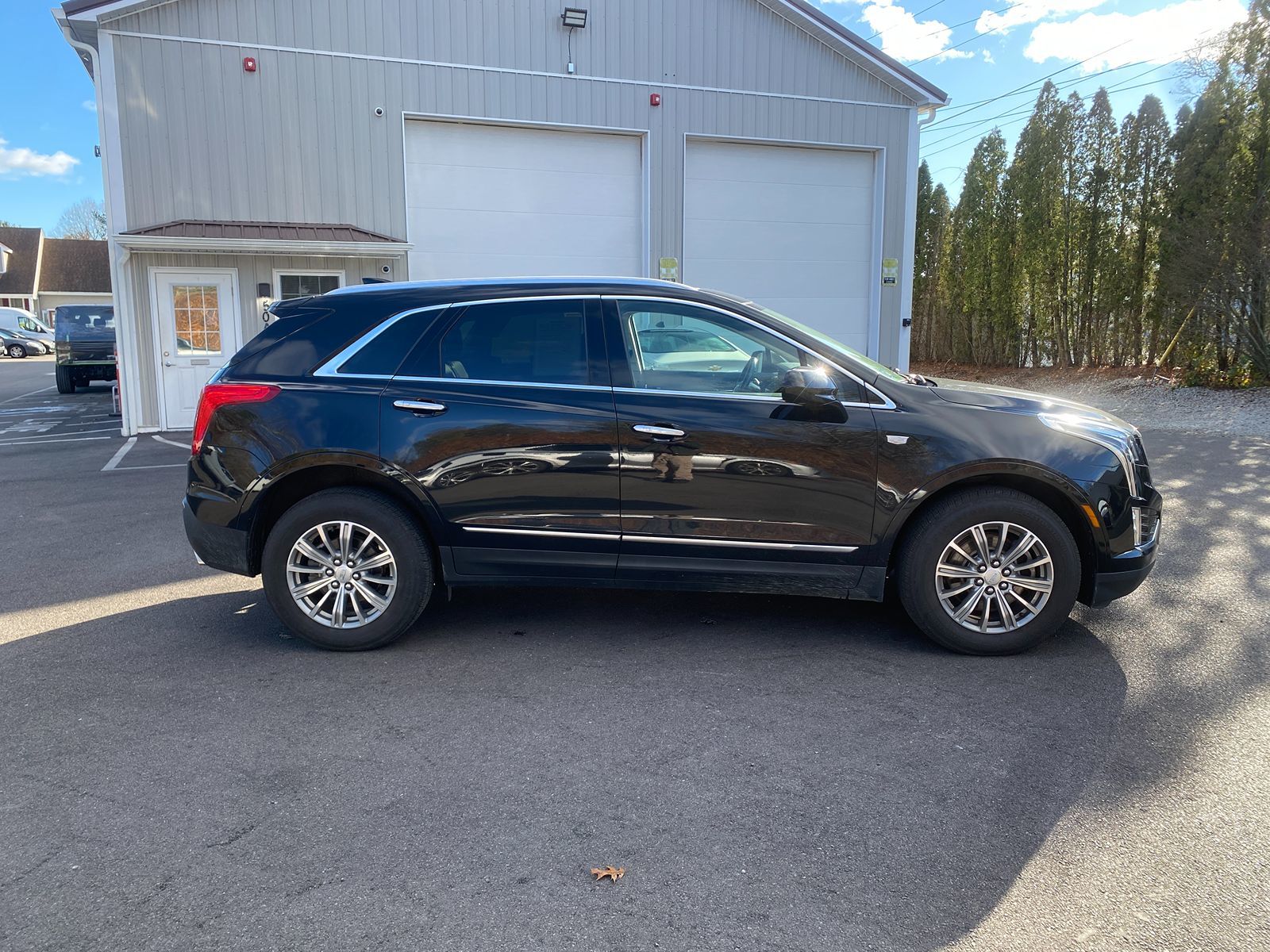 2019 Cadillac XT5 Luxury photo 2