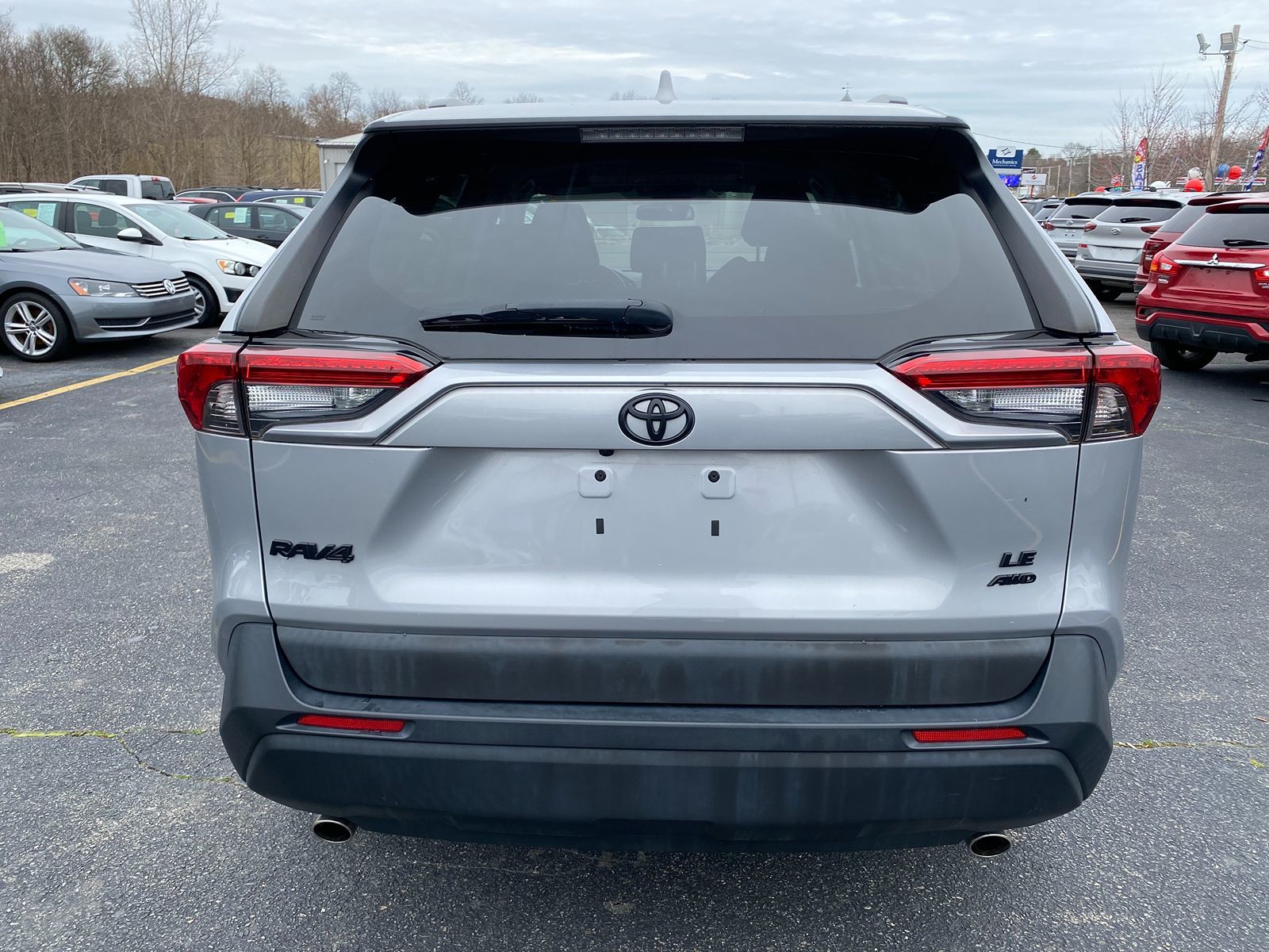 2020 Toyota RAV4 LE 6