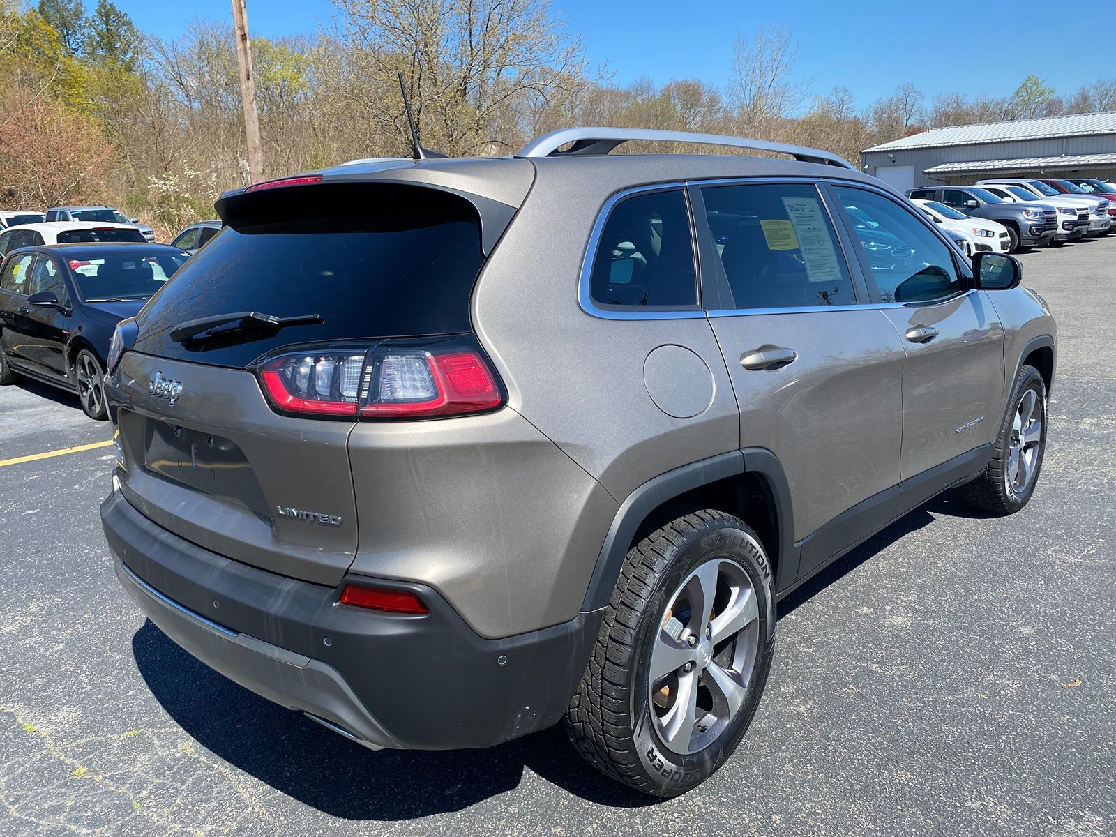 2021 Jeep Cherokee Limited 3