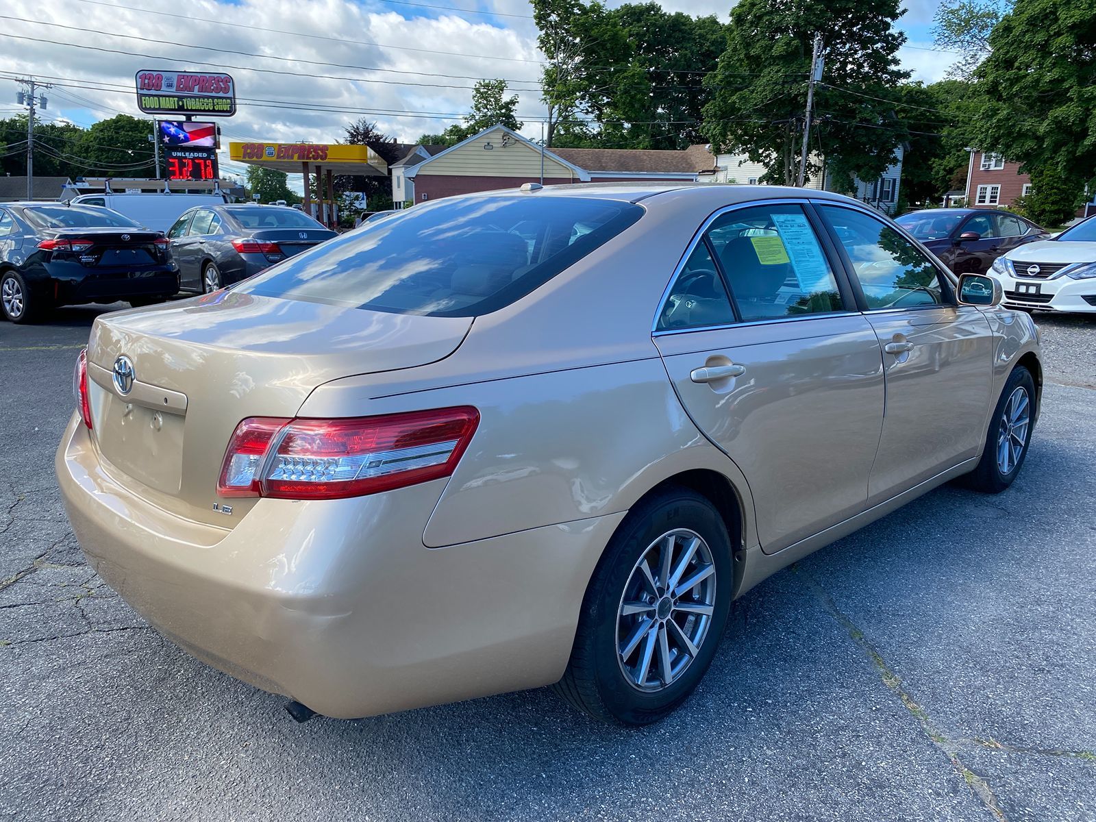 2010 Toyota Camry LE 3