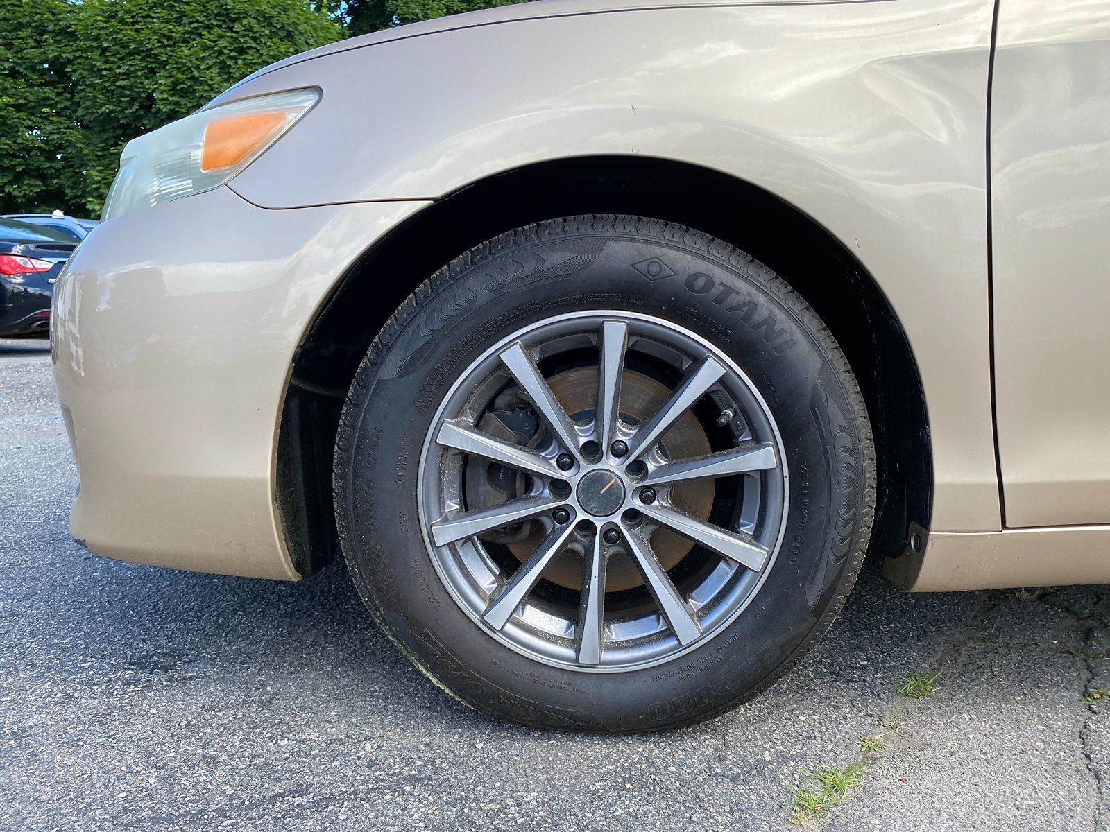 2010 Toyota Camry LE 22