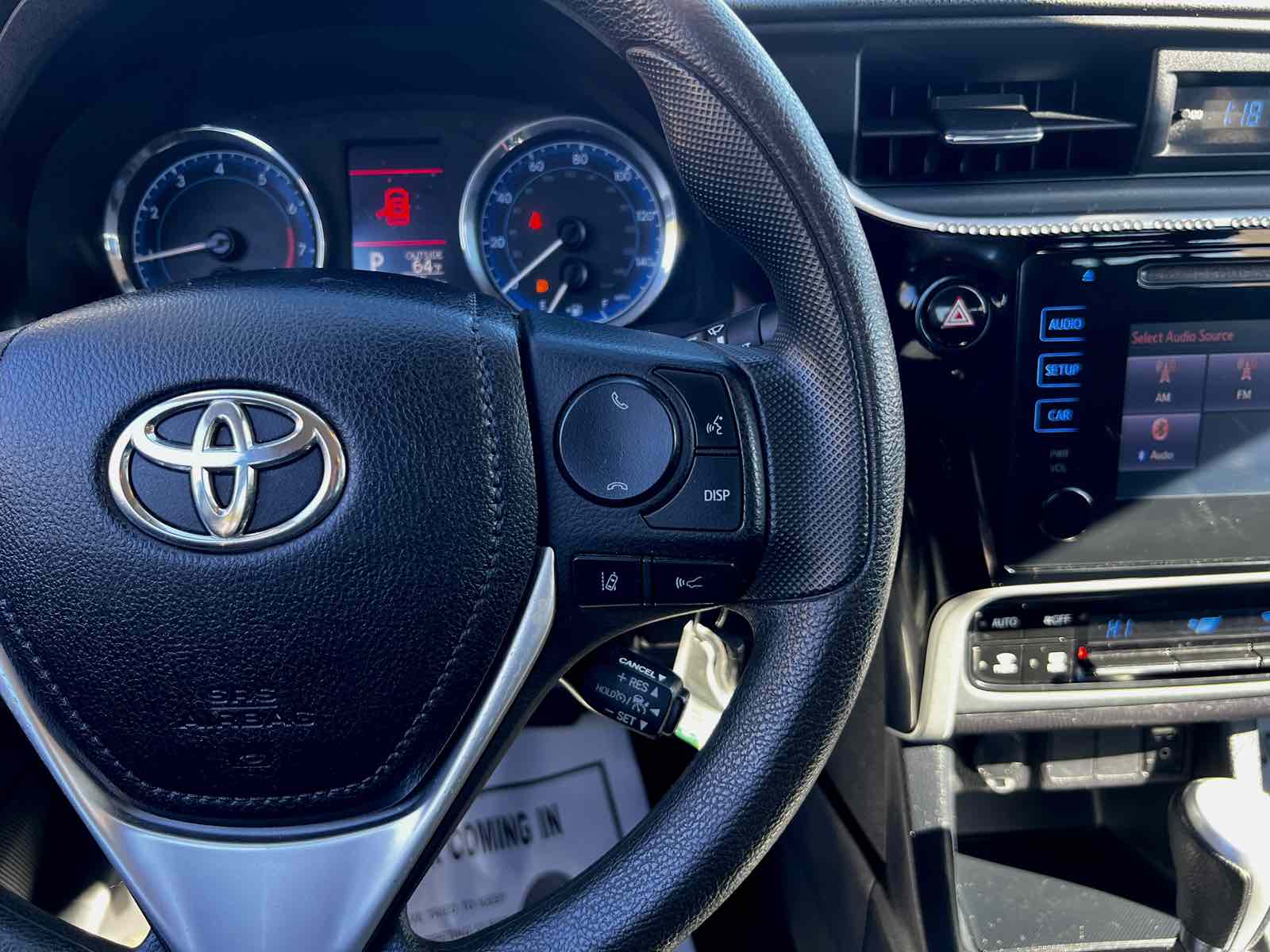 2017 Toyota Corolla LE 29