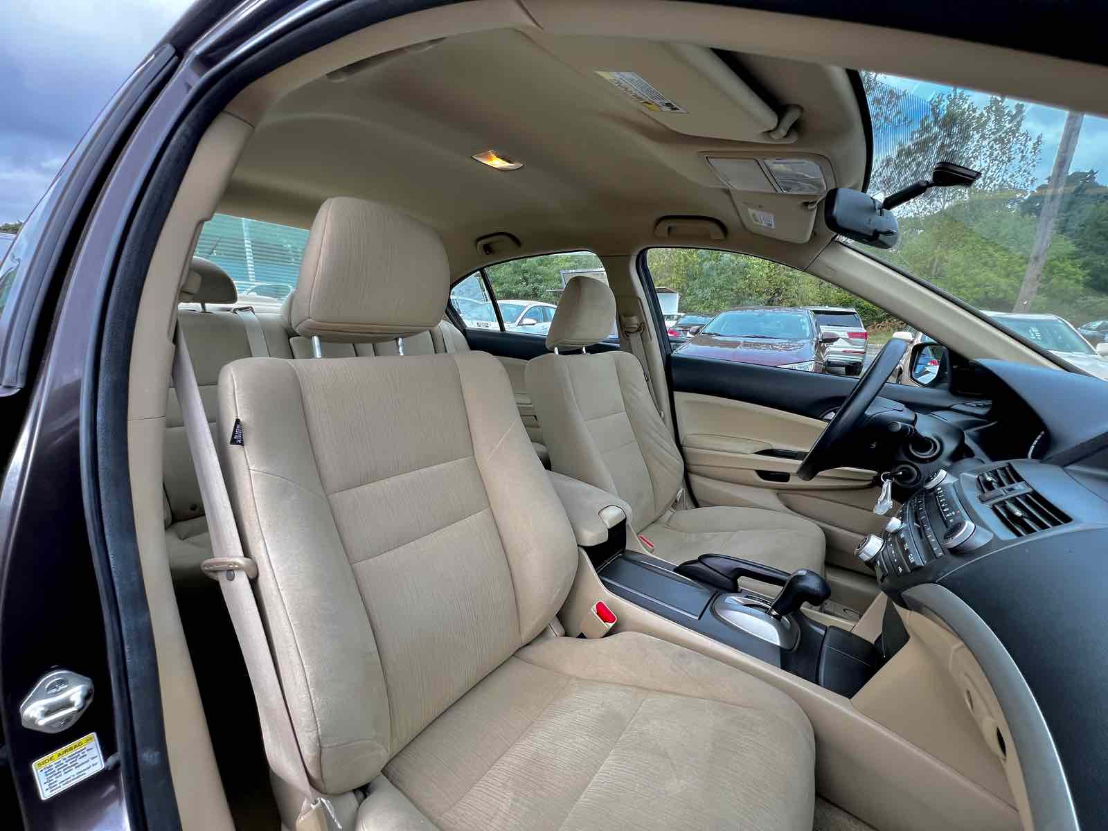 2012 Honda Accord Sdn LX Premium 18