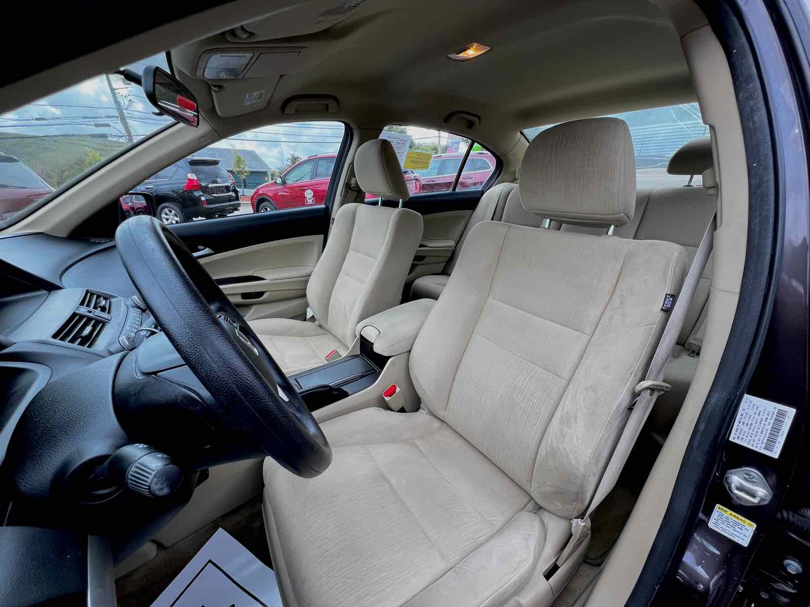 2012 Honda Accord Sdn LX Premium 17