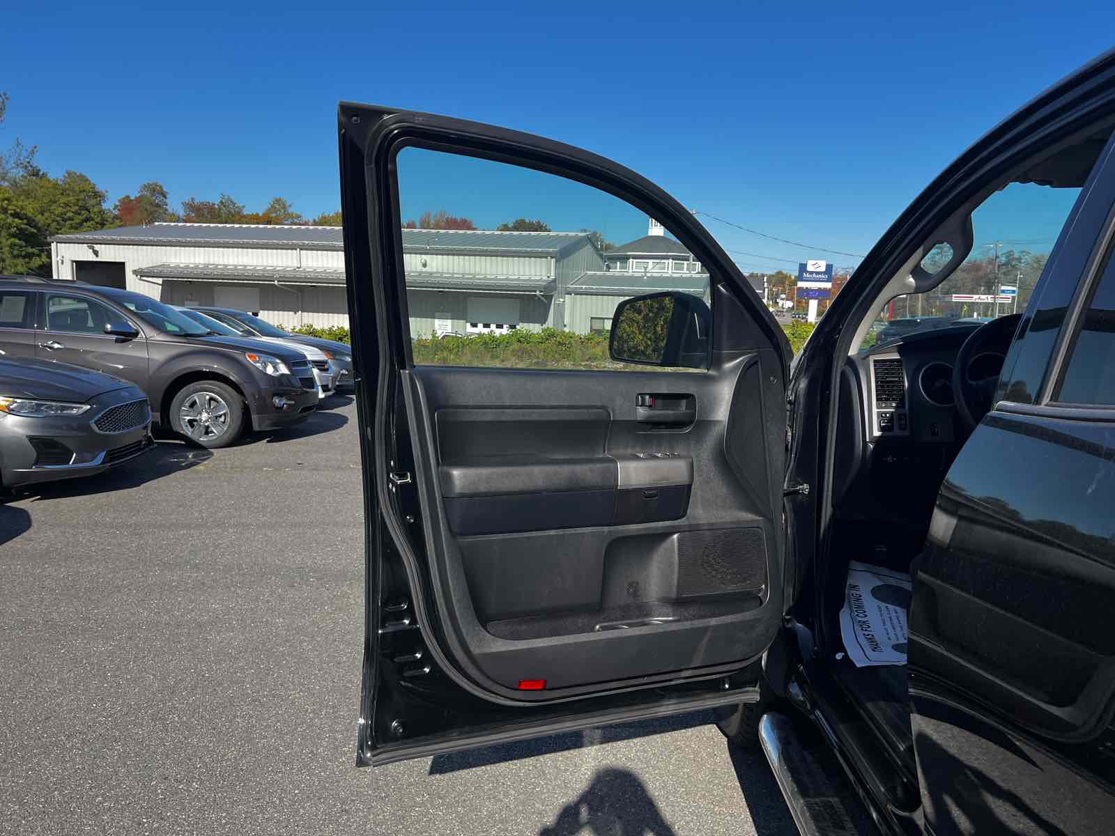 2013 Toyota Tundra 4WD Truck  12