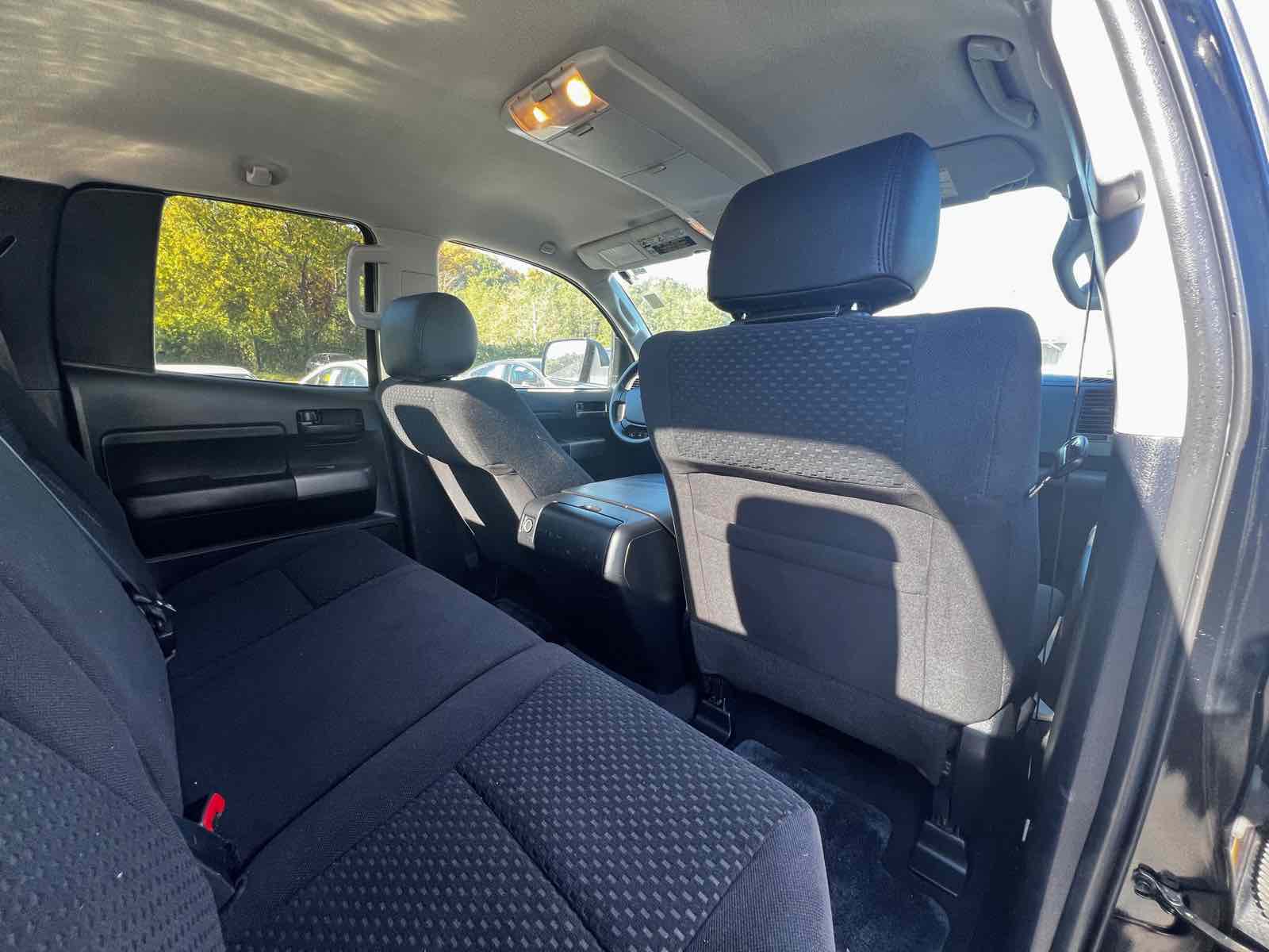 2013 Toyota Tundra 4WD Truck  25