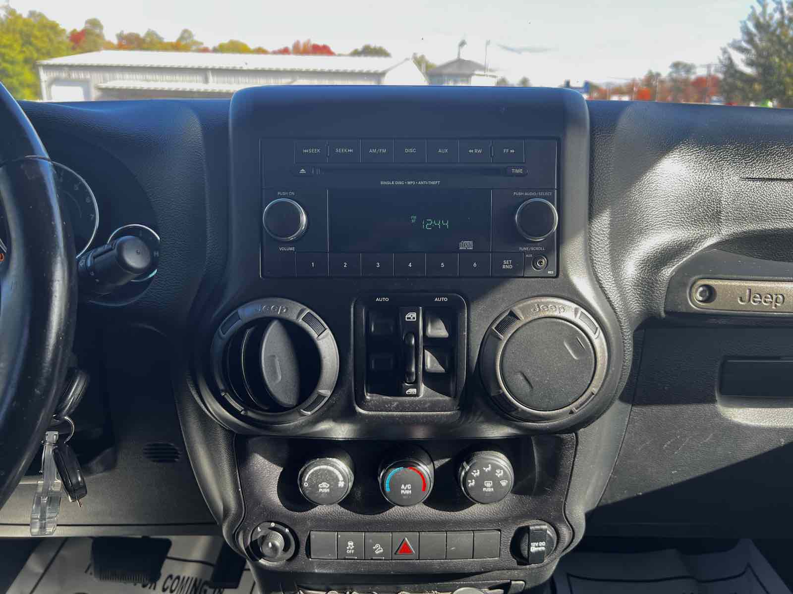 2017 Jeep Wrangler Unlimited Sport 29