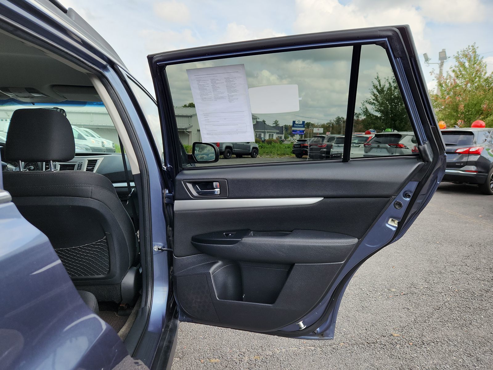 2014 Subaru Outback 2.5i Premium 33