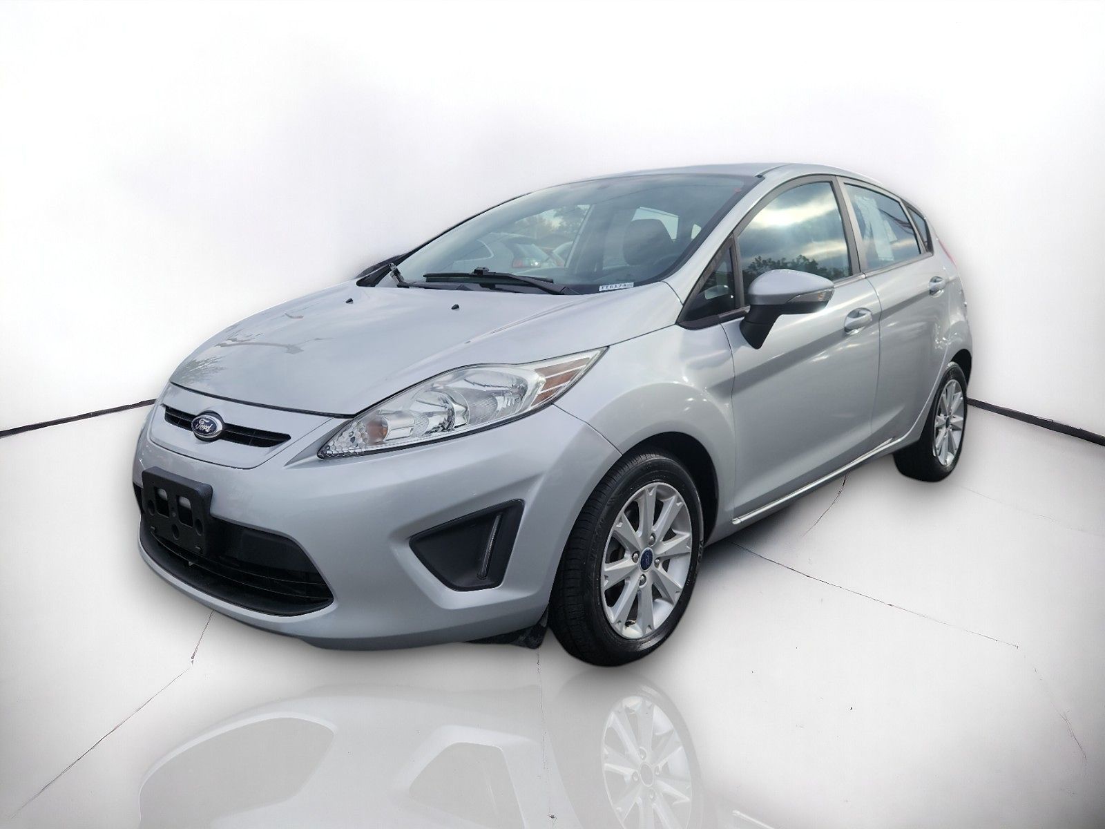 2013 Ford Fiesta SE 2