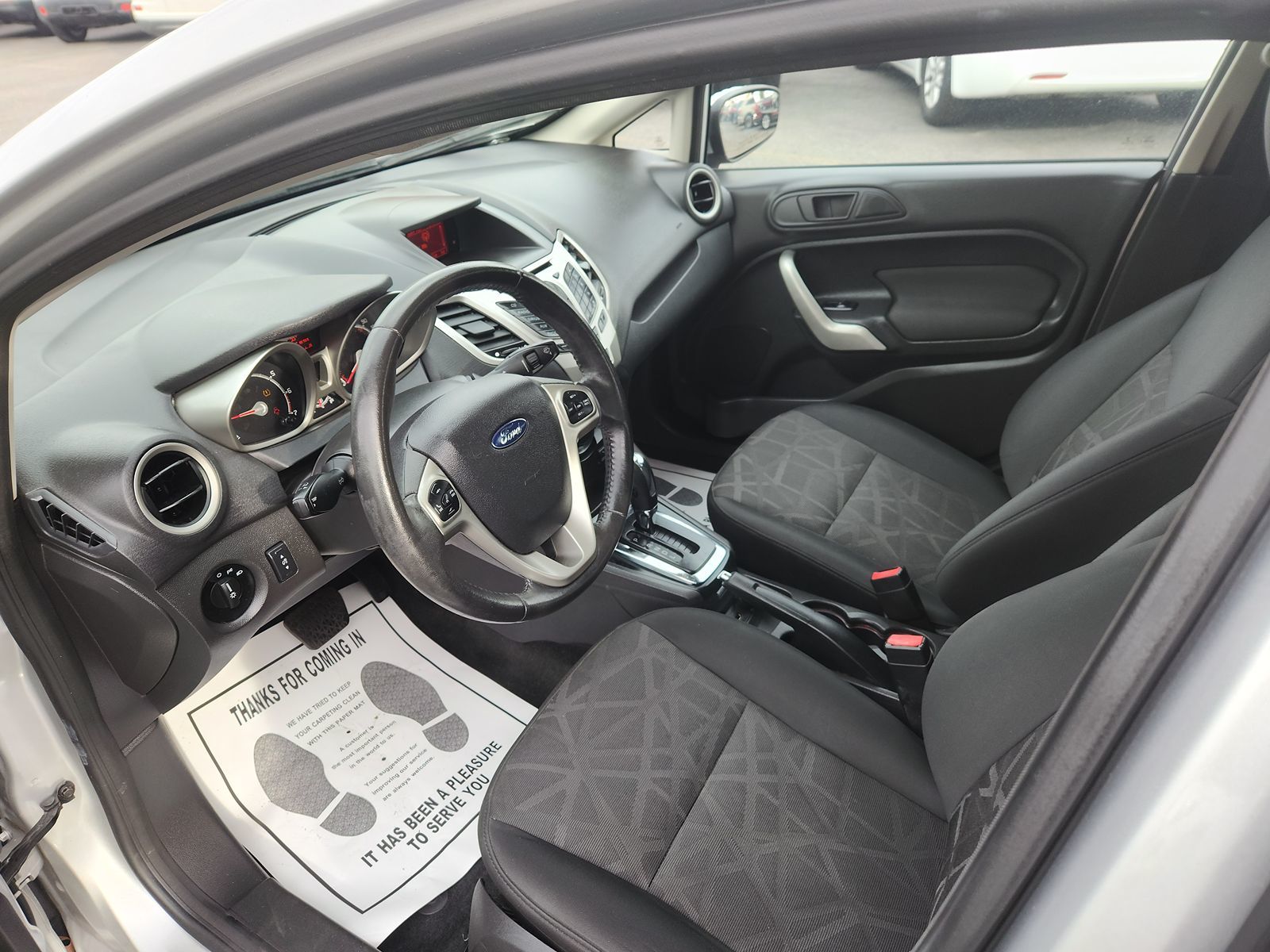 2013 Ford Fiesta SE 14