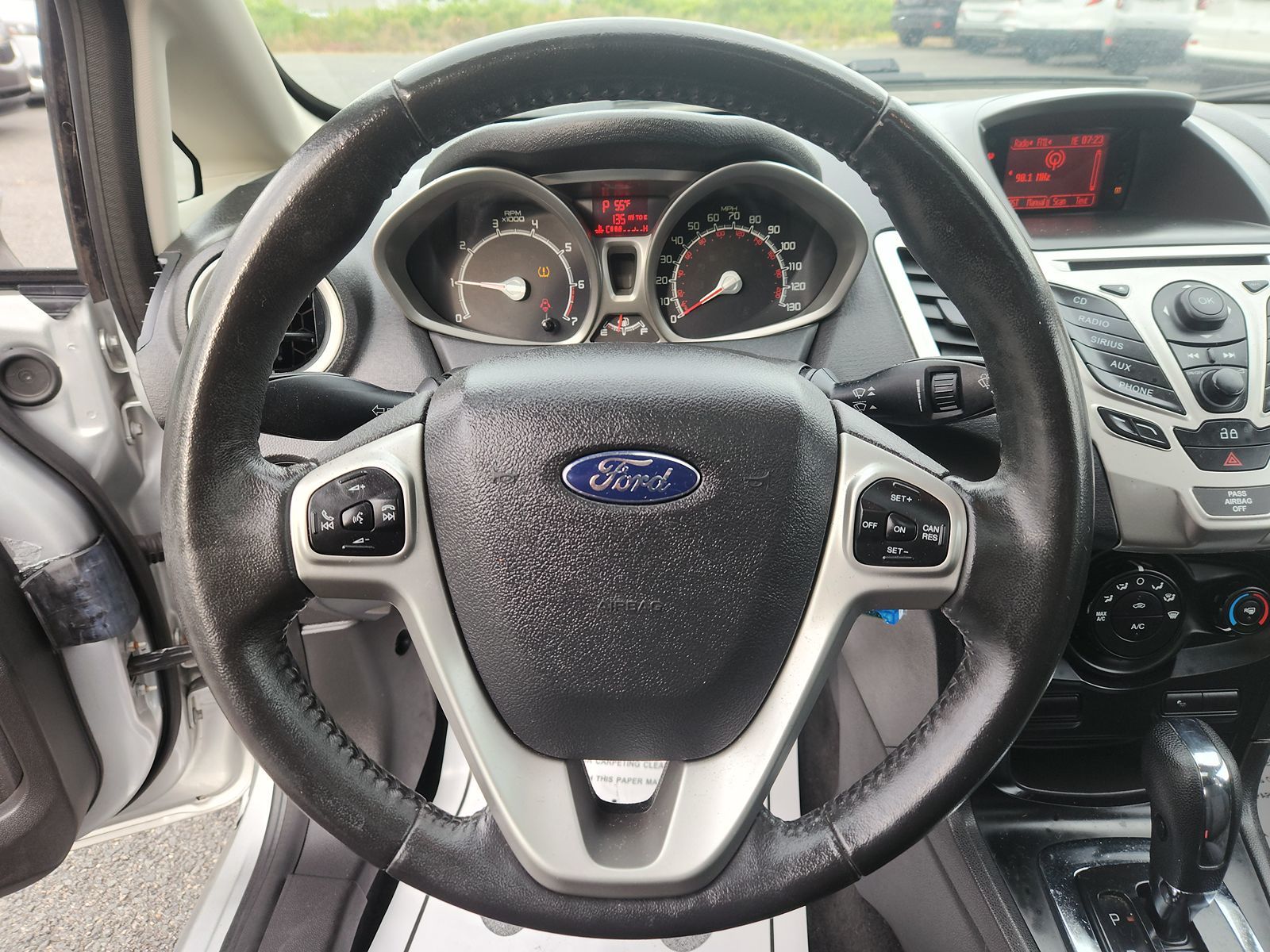 2013 Ford Fiesta SE 16