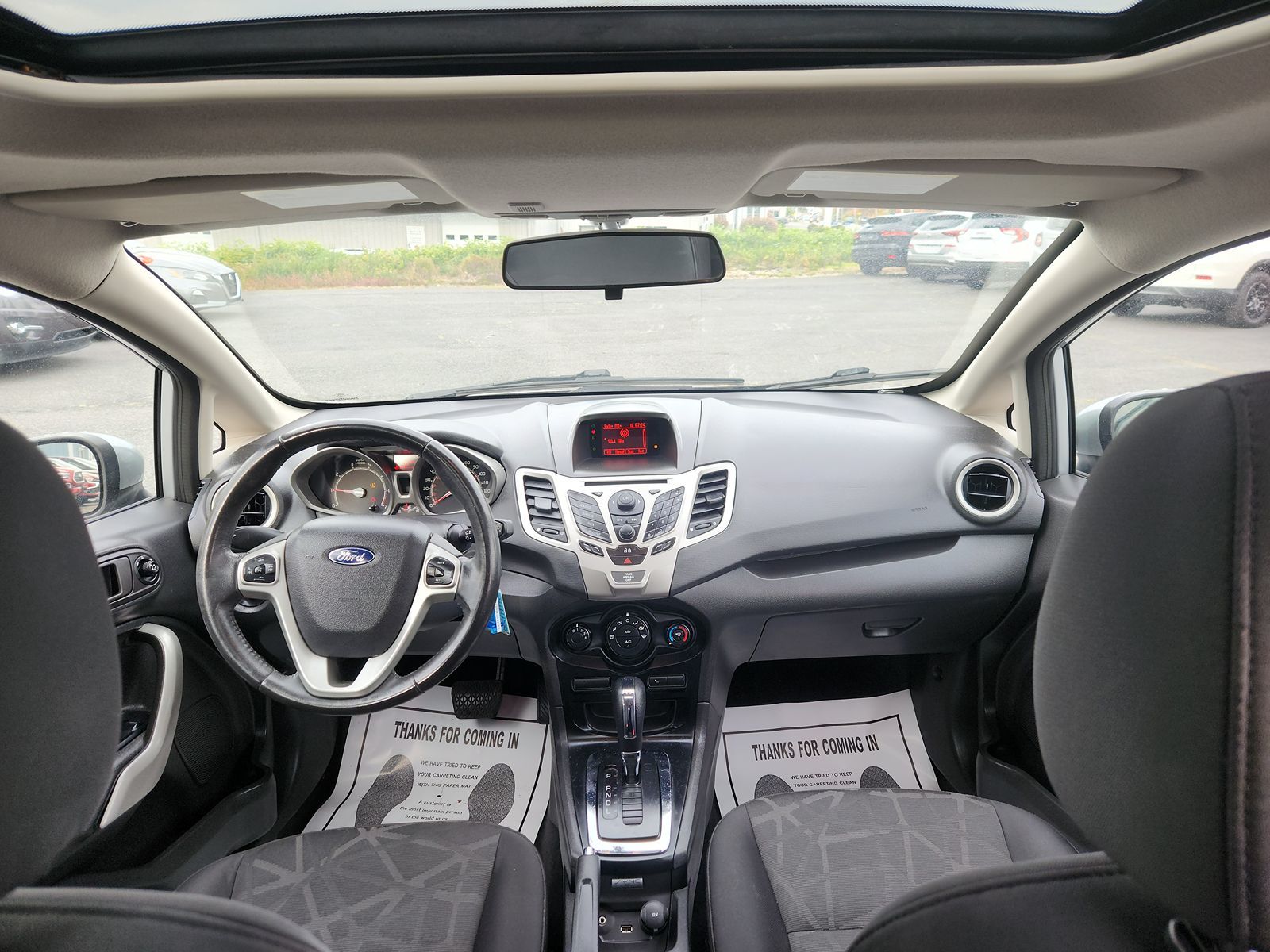 2013 Ford Fiesta SE 13