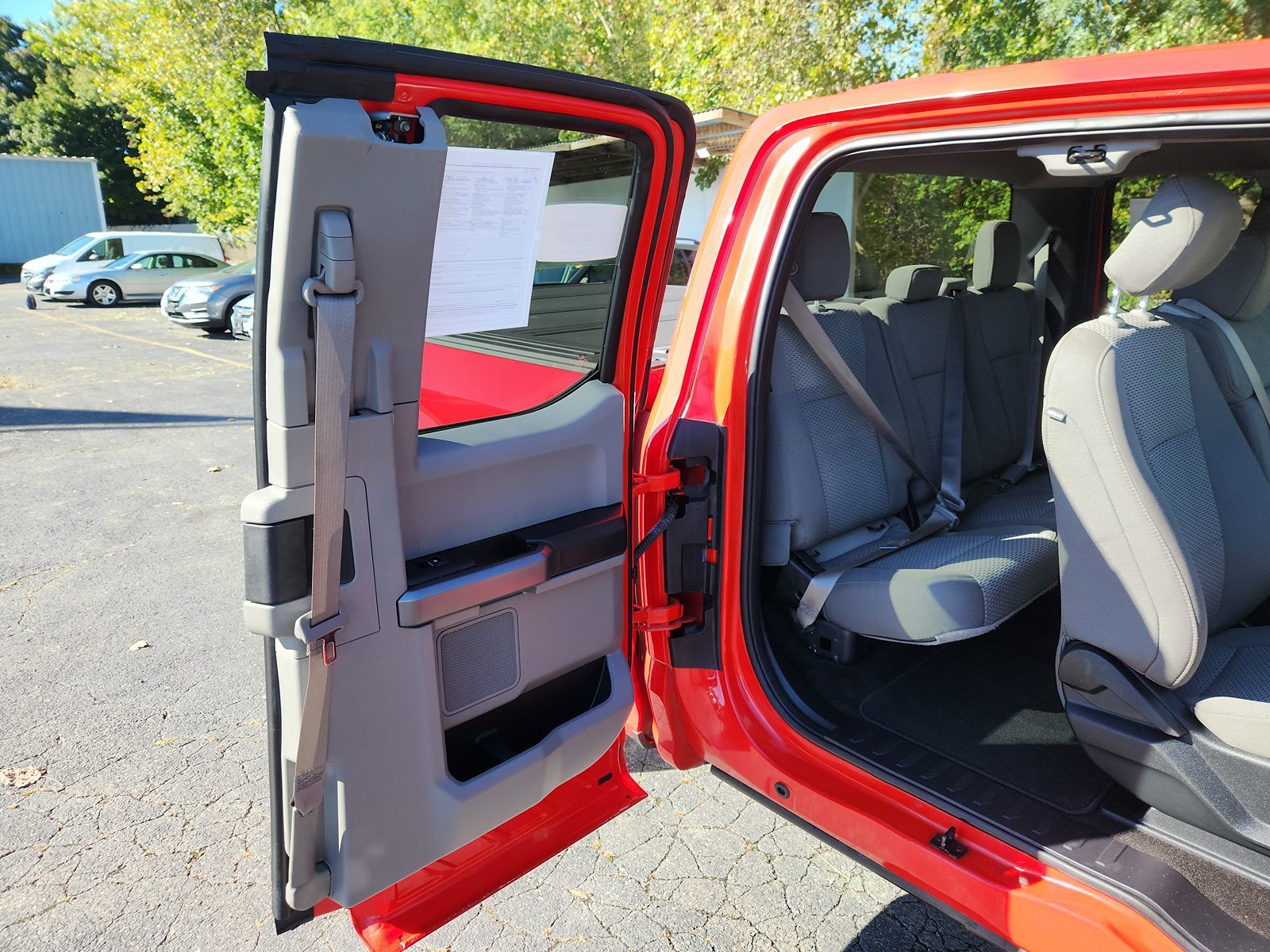 2018 Ford F-150 XLT 32