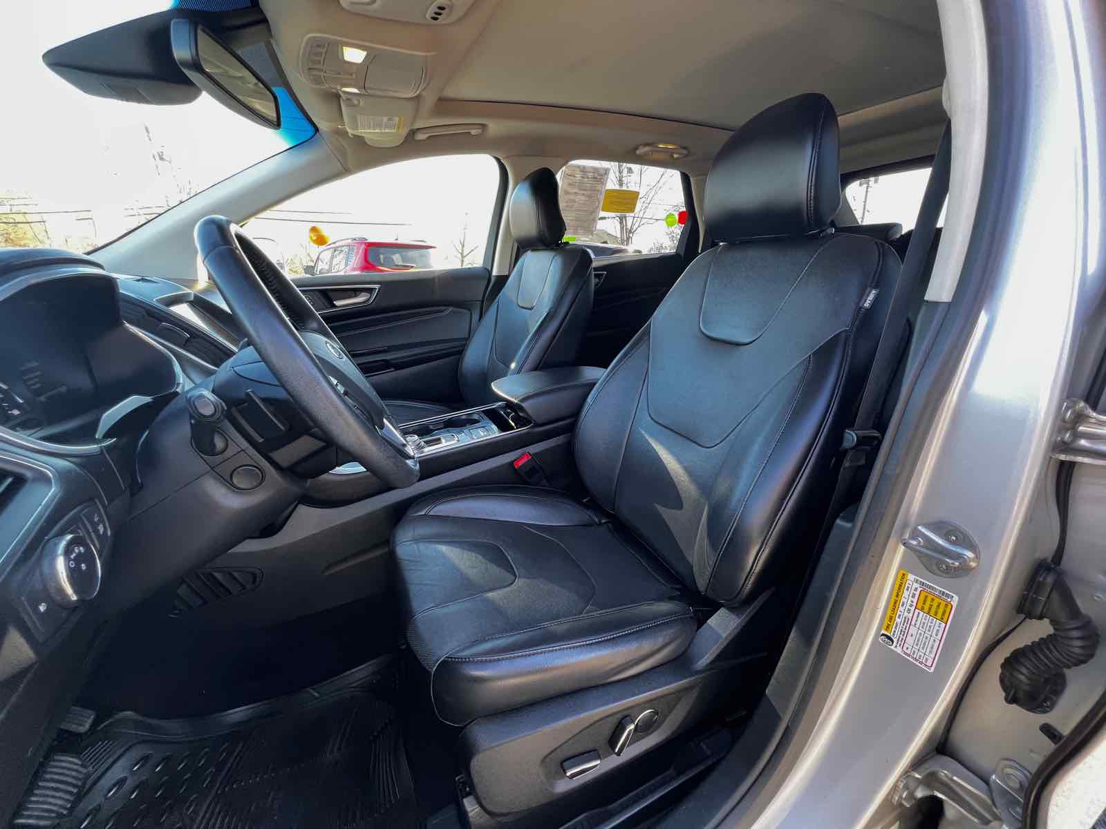 2019 Ford Edge Titanium 18