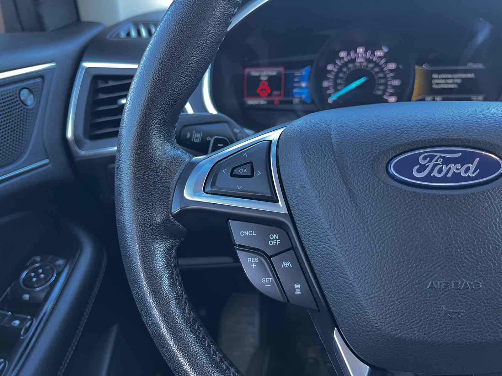 2019 Ford Edge Titanium 31