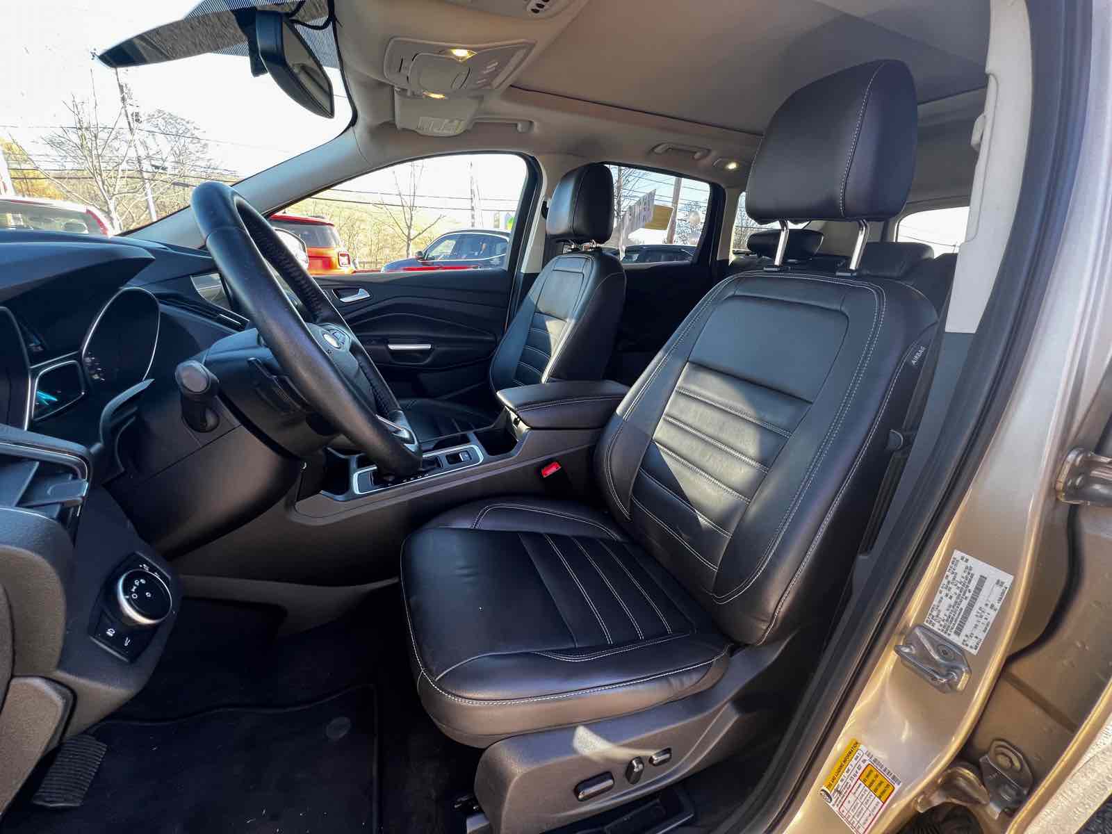 2017 Ford Escape Titanium 18