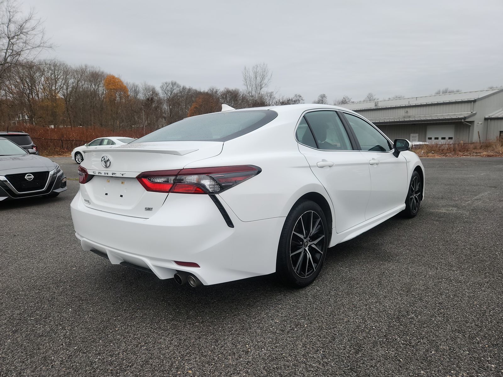 2022 Toyota Camry SE 4