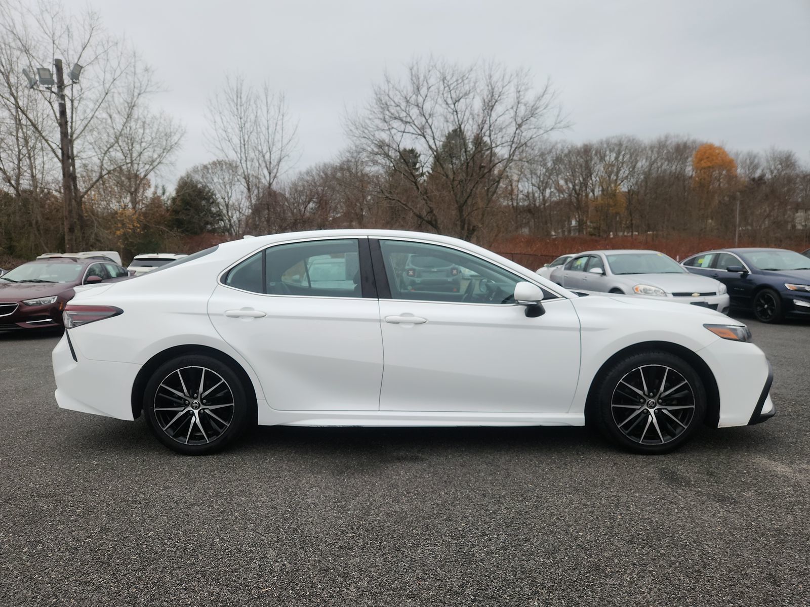 2022 Toyota Camry SE 6