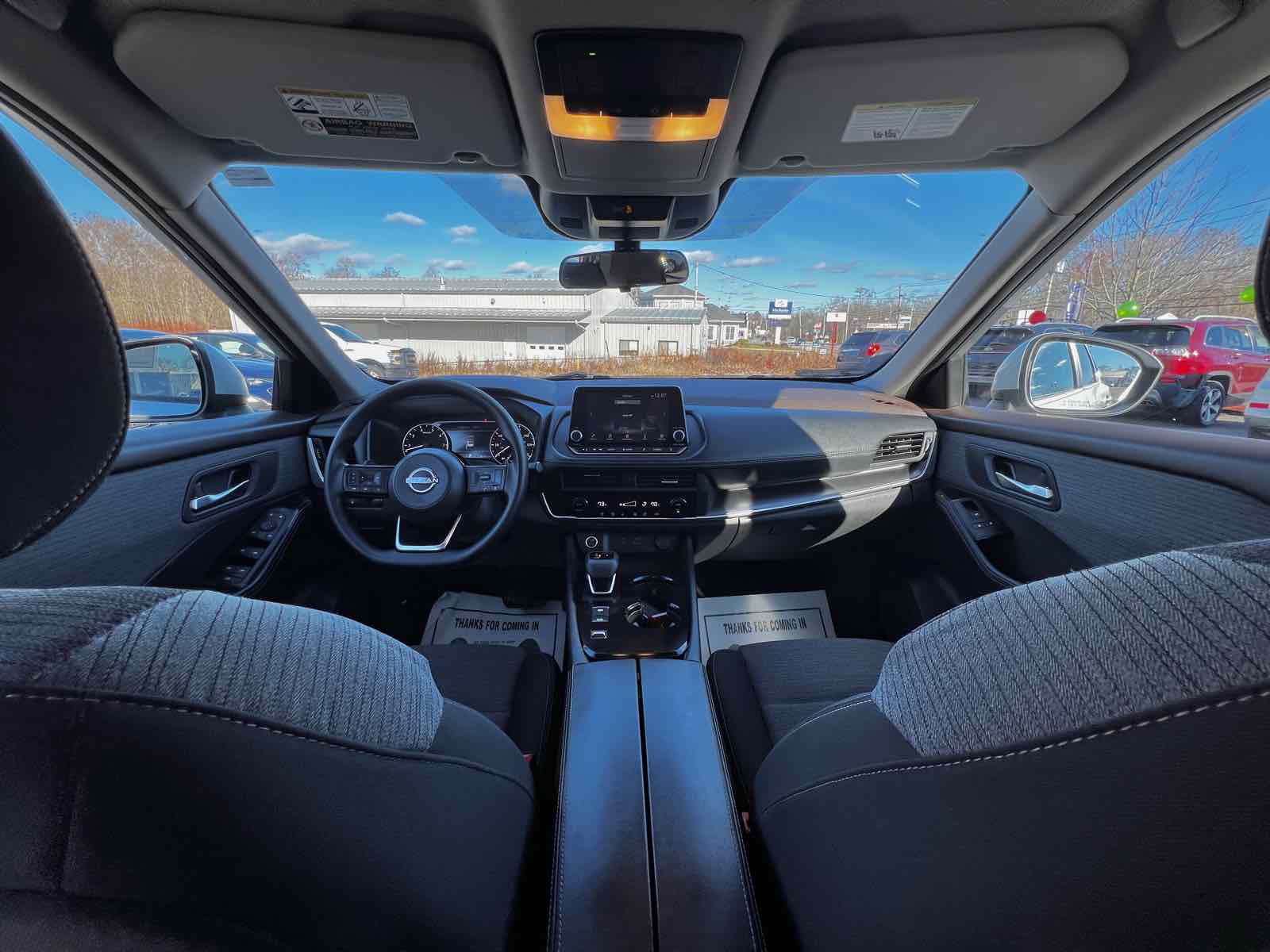 2023 Nissan Rogue SV 28