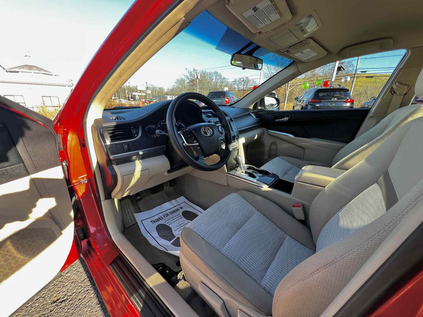 2014 Toyota Camry Hybrid LE 15